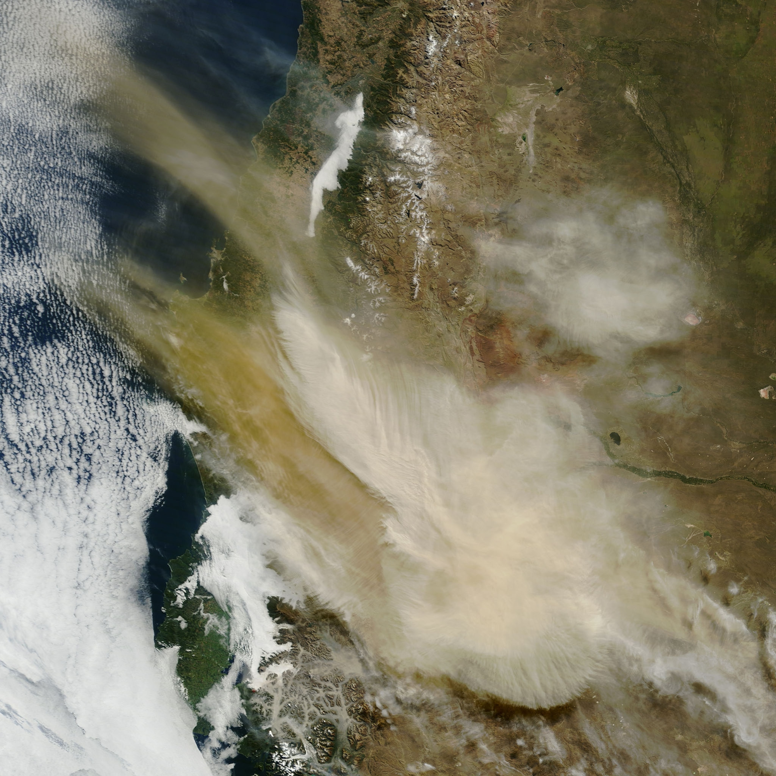 Calbuco’s plume rising above the cloud deck over Chile