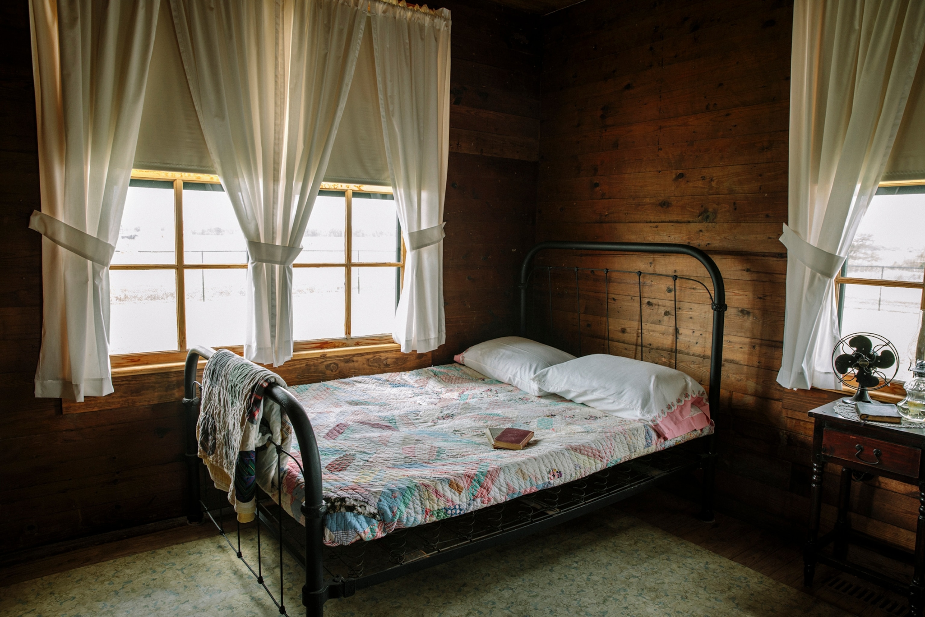 the interior of Johnny Cash's boyhood home in Dyess Colony, Arkansas