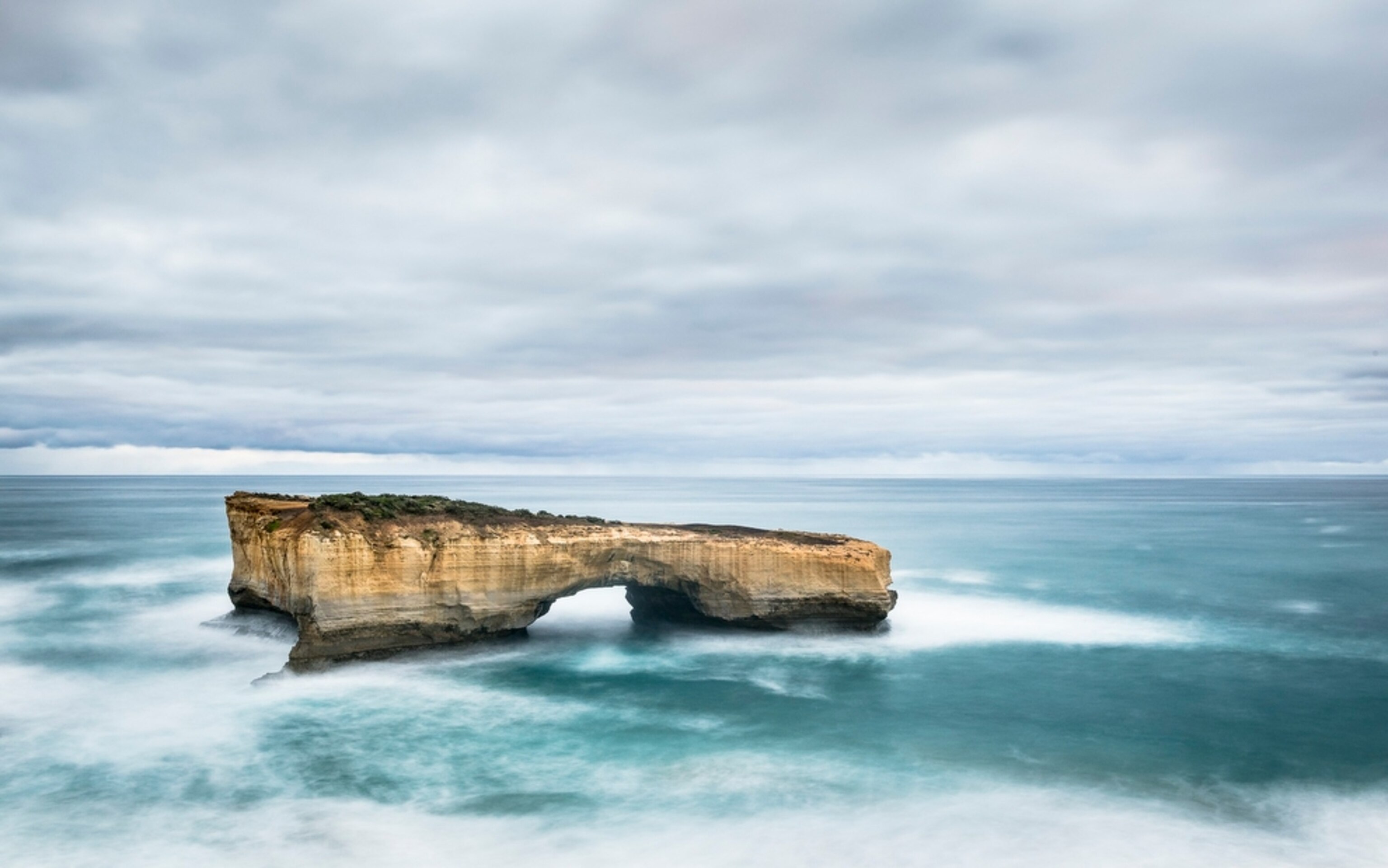London Arch (formerly London Bridge) in the Port Campbell National Park, Australia