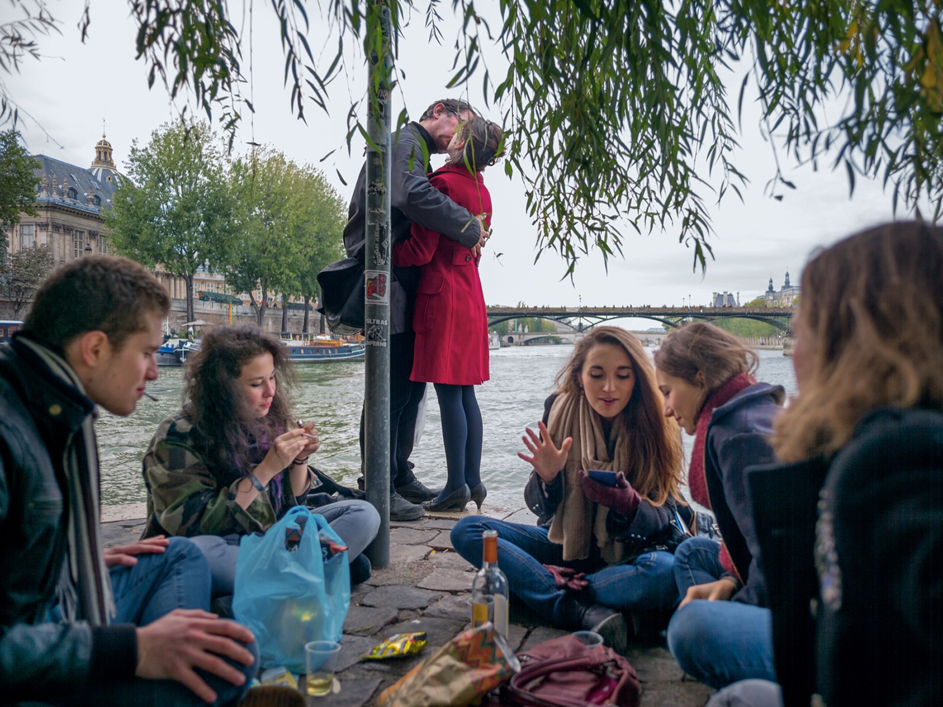 Kiss on the Île de la Cité