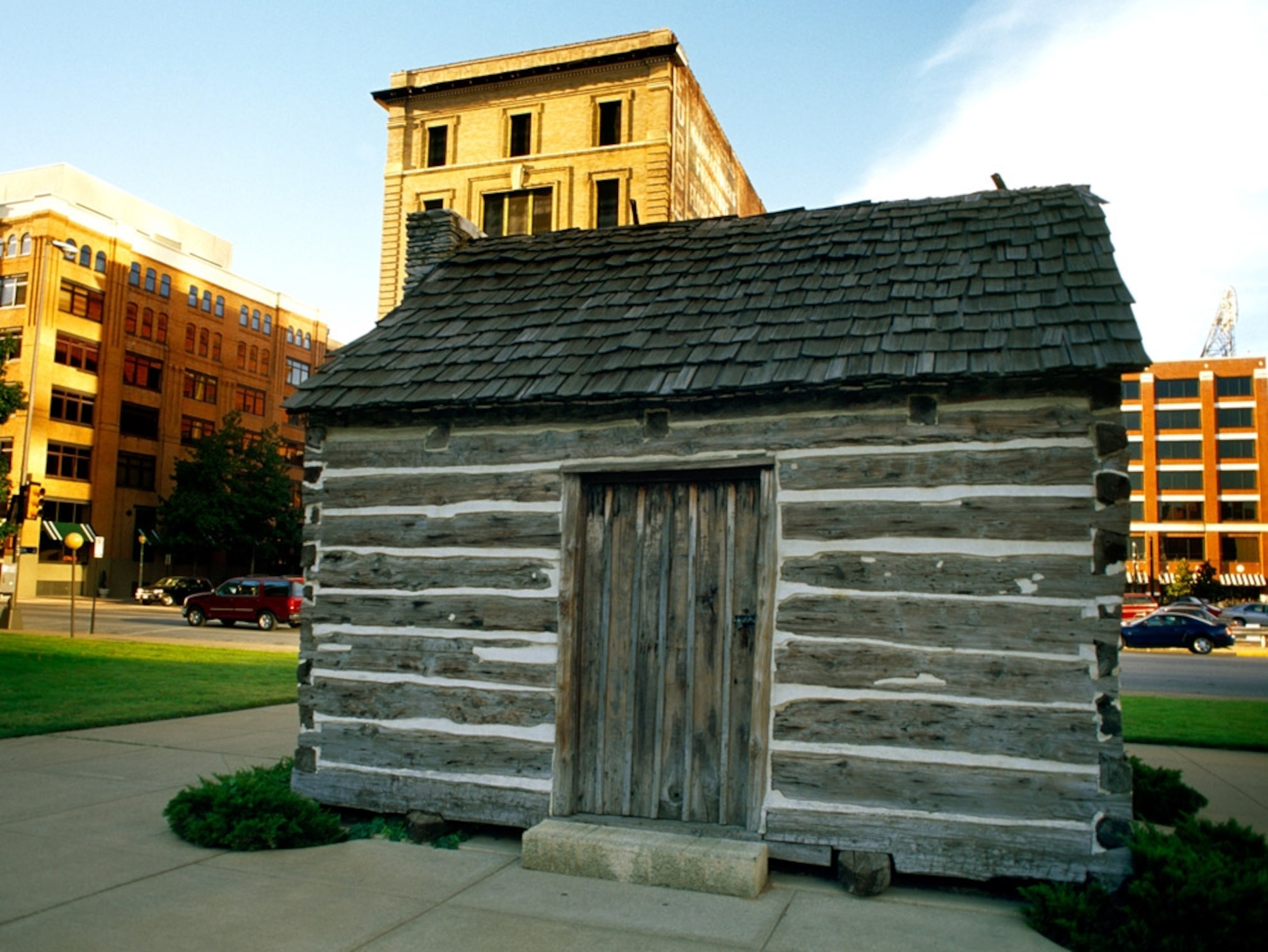 Log cabin replica