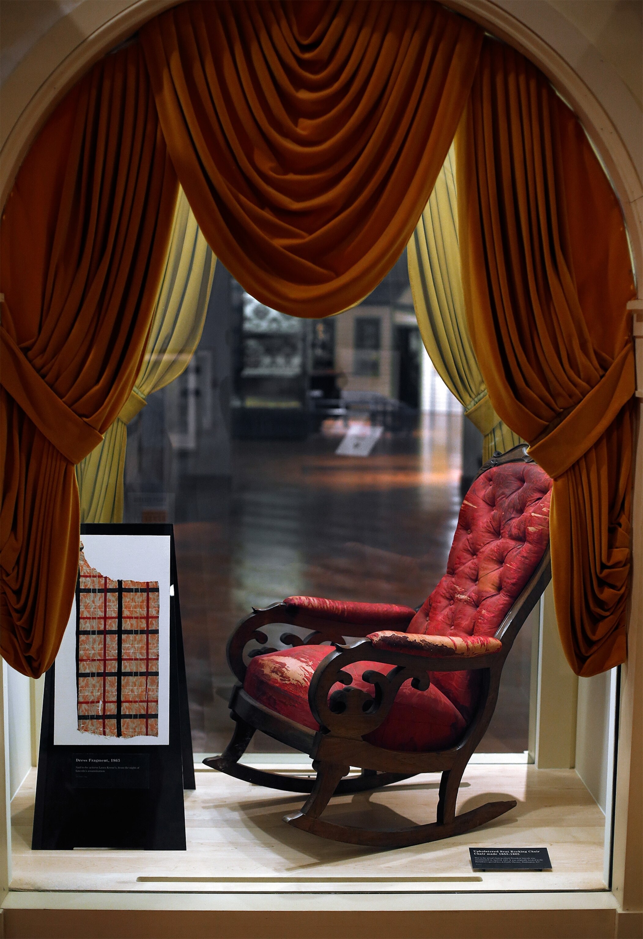 the chair in which Abraham Lincoln was assassinated