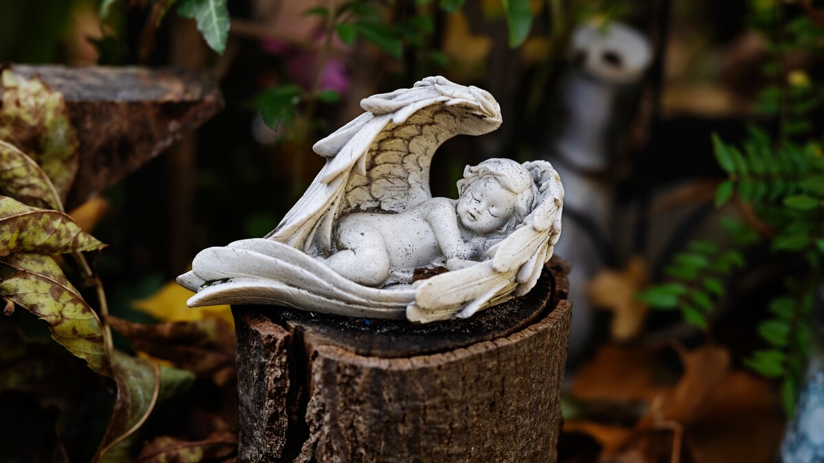 These public spaces honor the private grief of pregnancy loss - Vimarsana News