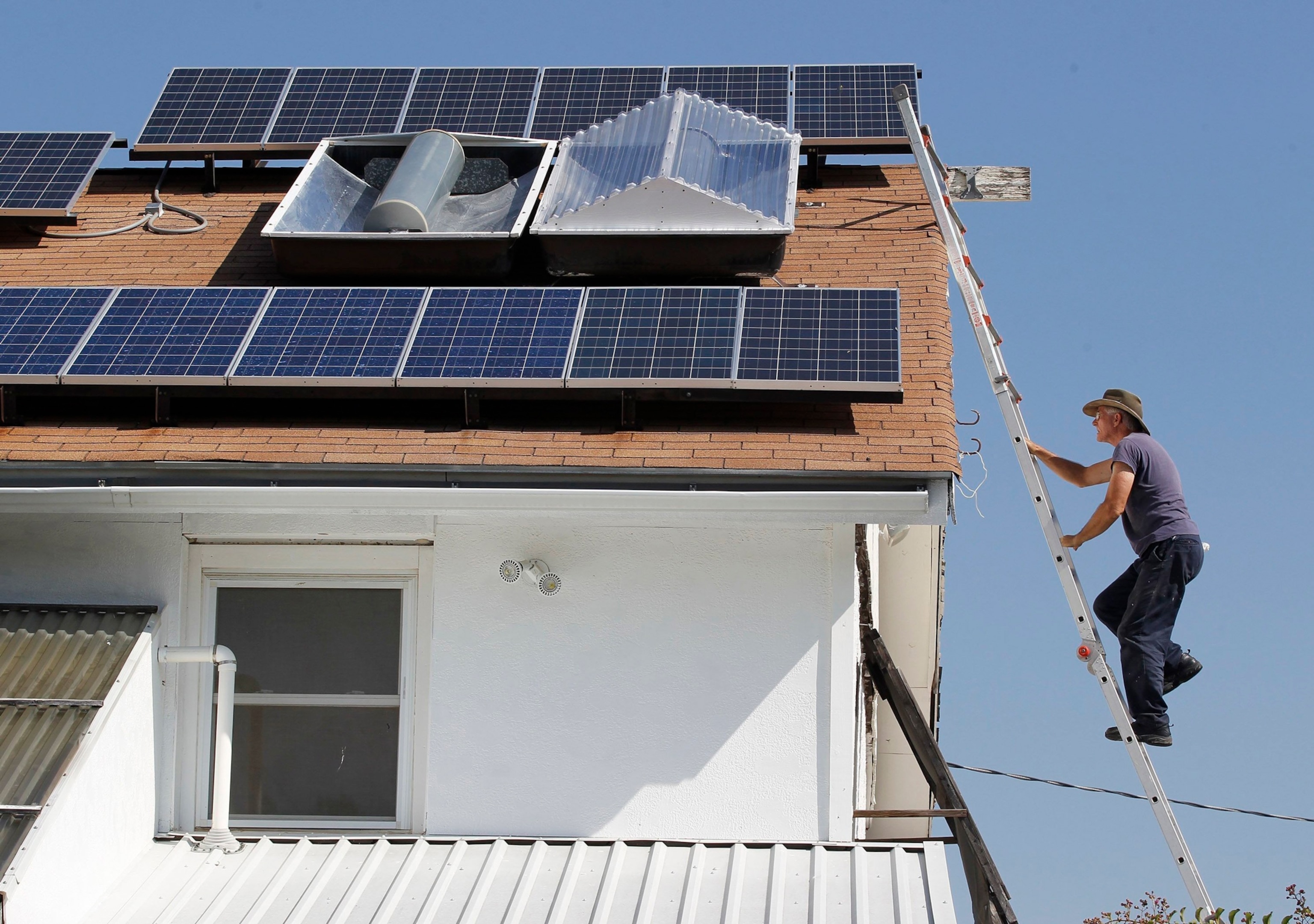 Snow on Solar Panels? Clear the Way with Expert Tips