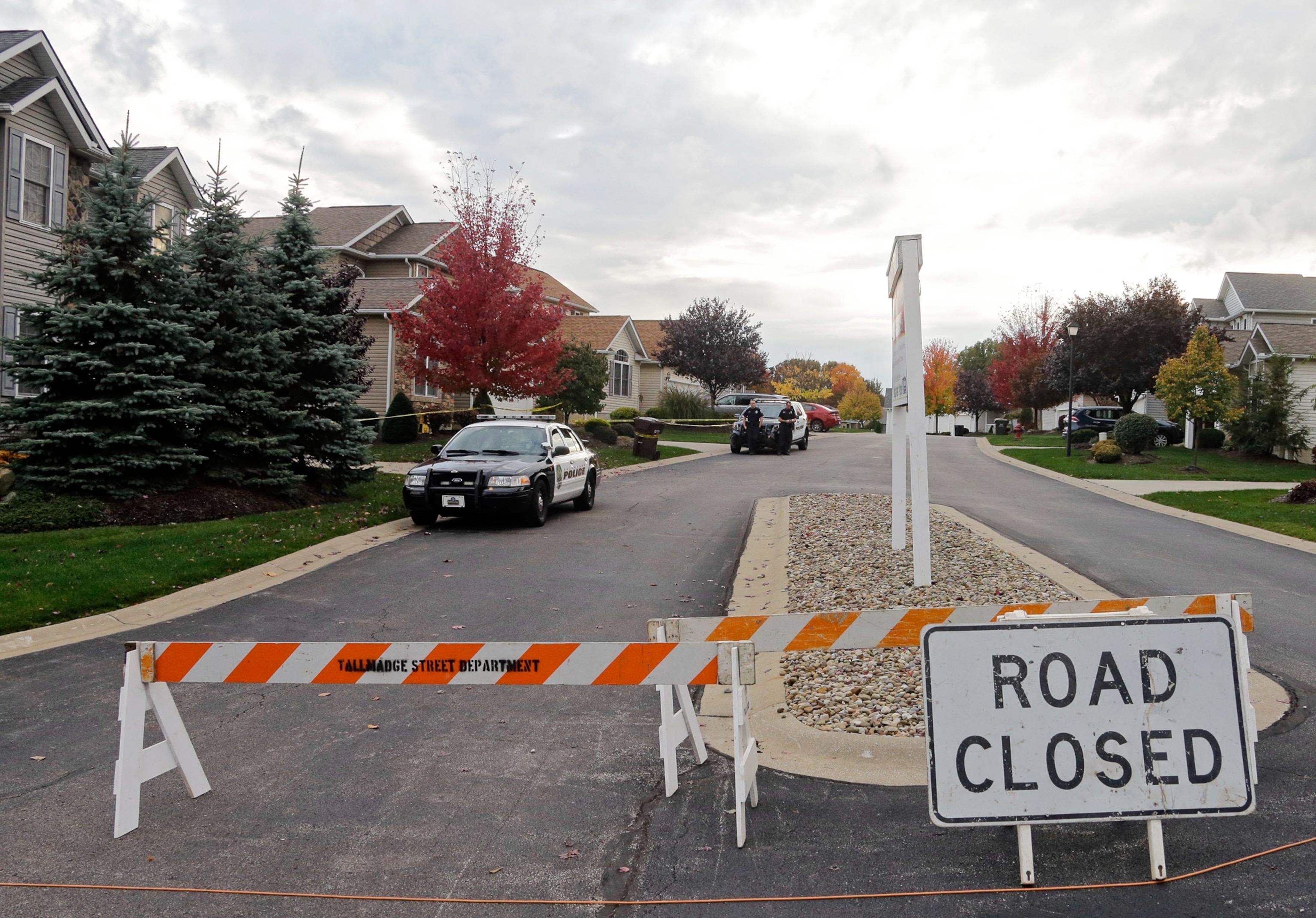 health workers taping the door of healthcare worker in Dallas.