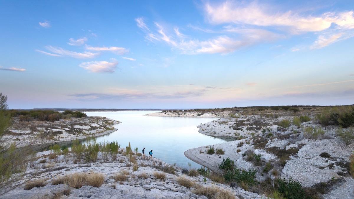 Off-grid adventure on pristine Texas waters - Vimarsana News