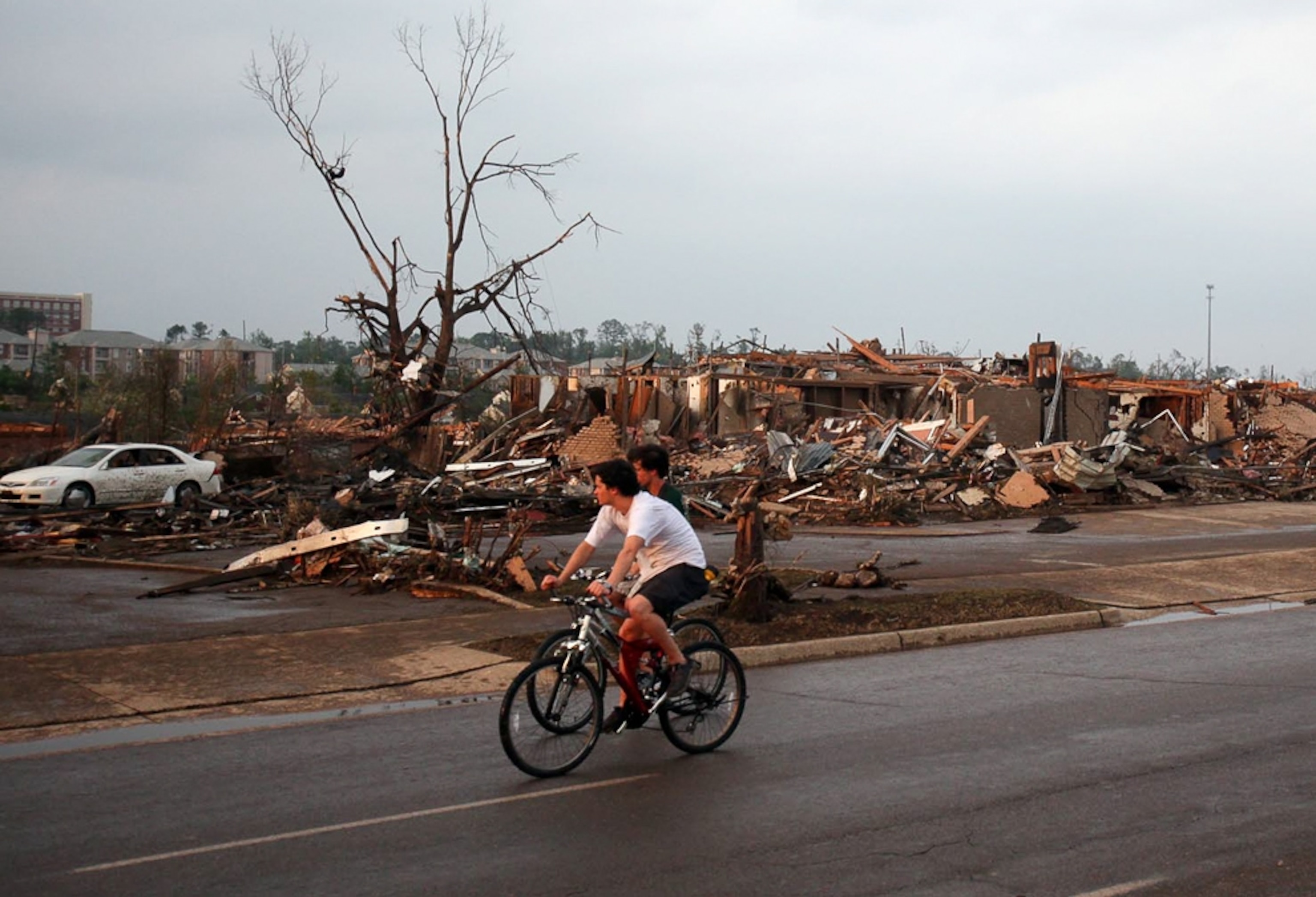 Alabama tornado picture: remains of Tuscaloosa, after a tornado that made Alabama news headlines