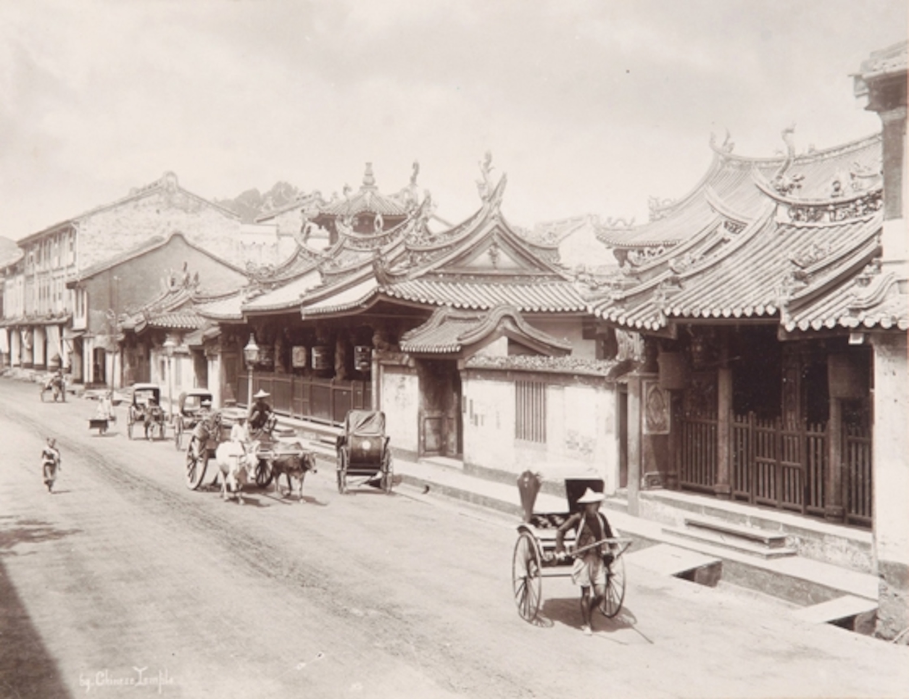 Historical photo of Thian Hock Keng Temple along Telok Ayer Street in 1880s Singapore