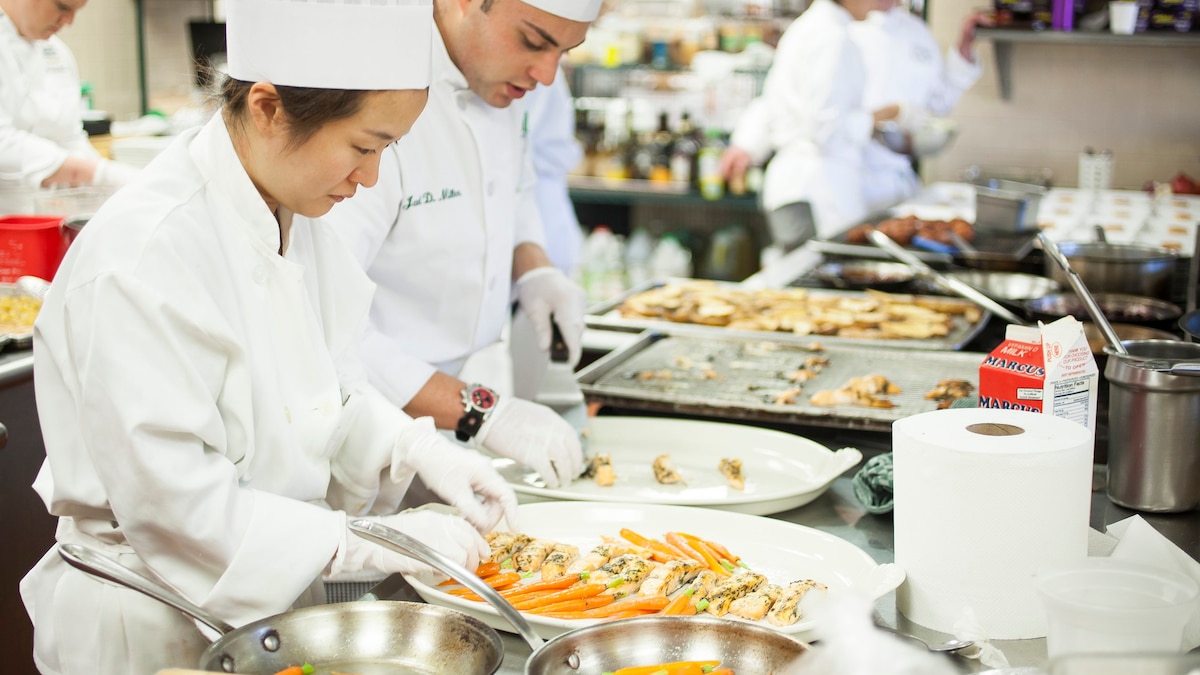 If You Want to Learn the Business Of Food, the CIA Wants You | National ...