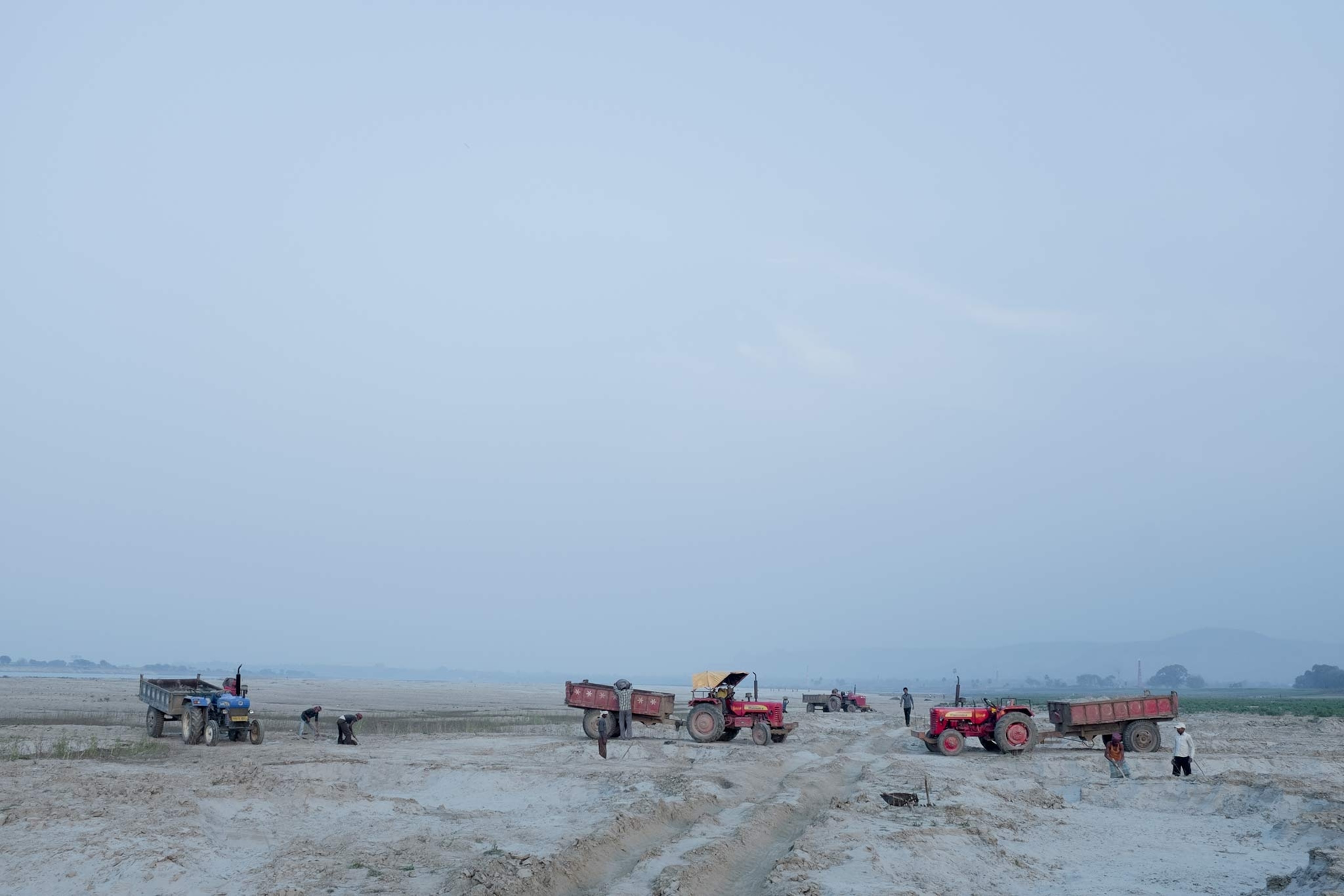 Sand miming in Bihar, India