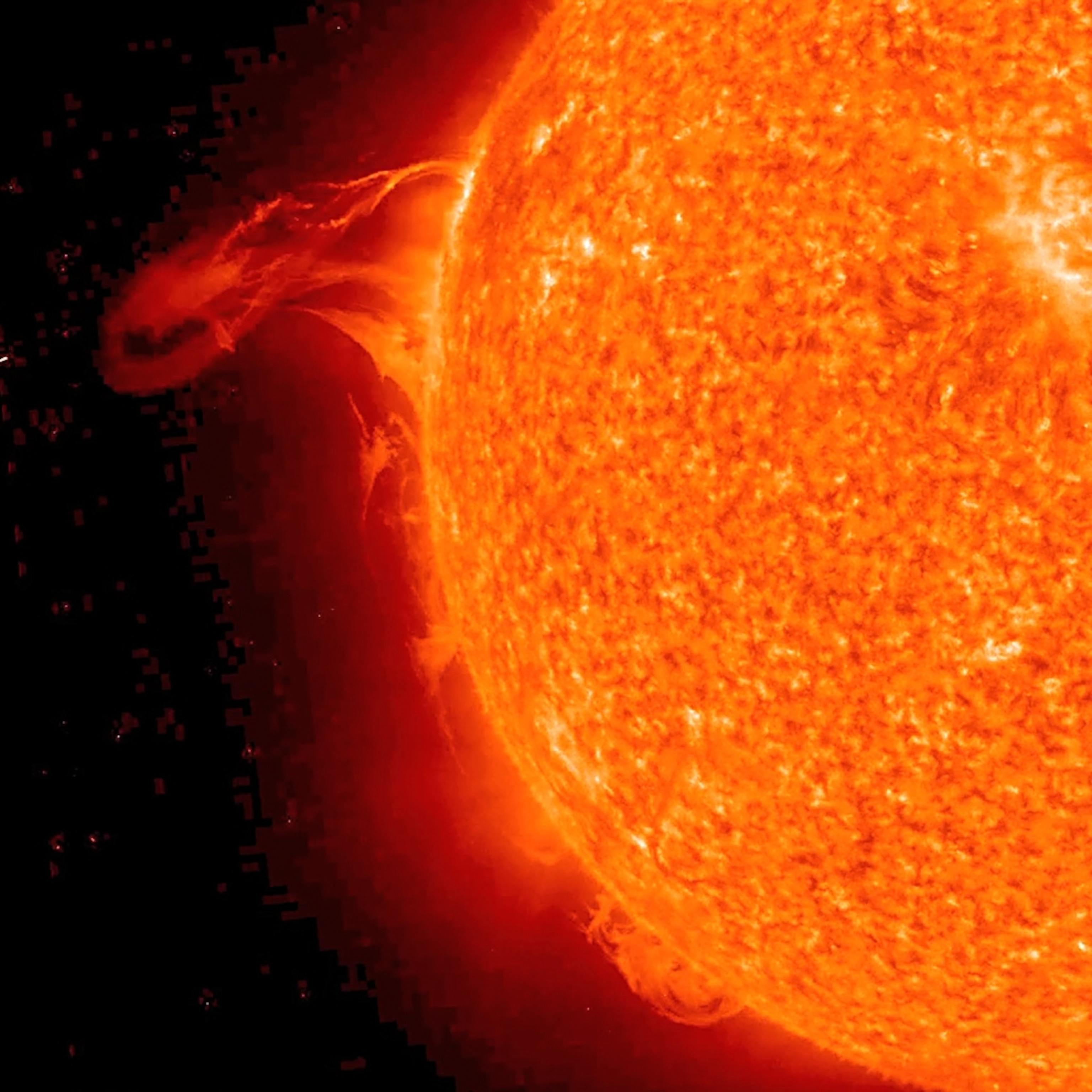 A new picture of the sun shows a plasma loop twisting above the sun's surface.