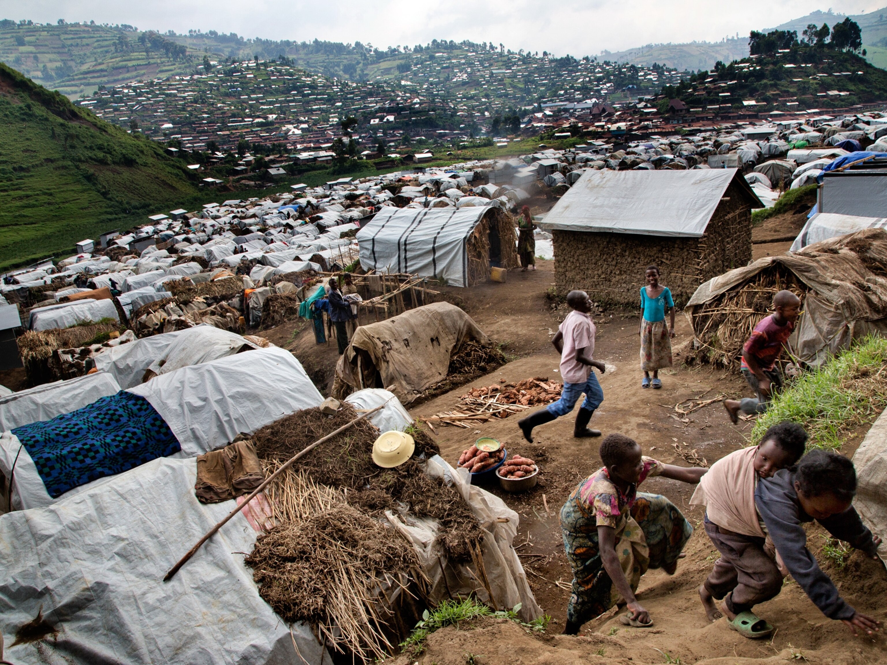 Nations Wage War to Keep Peace picture