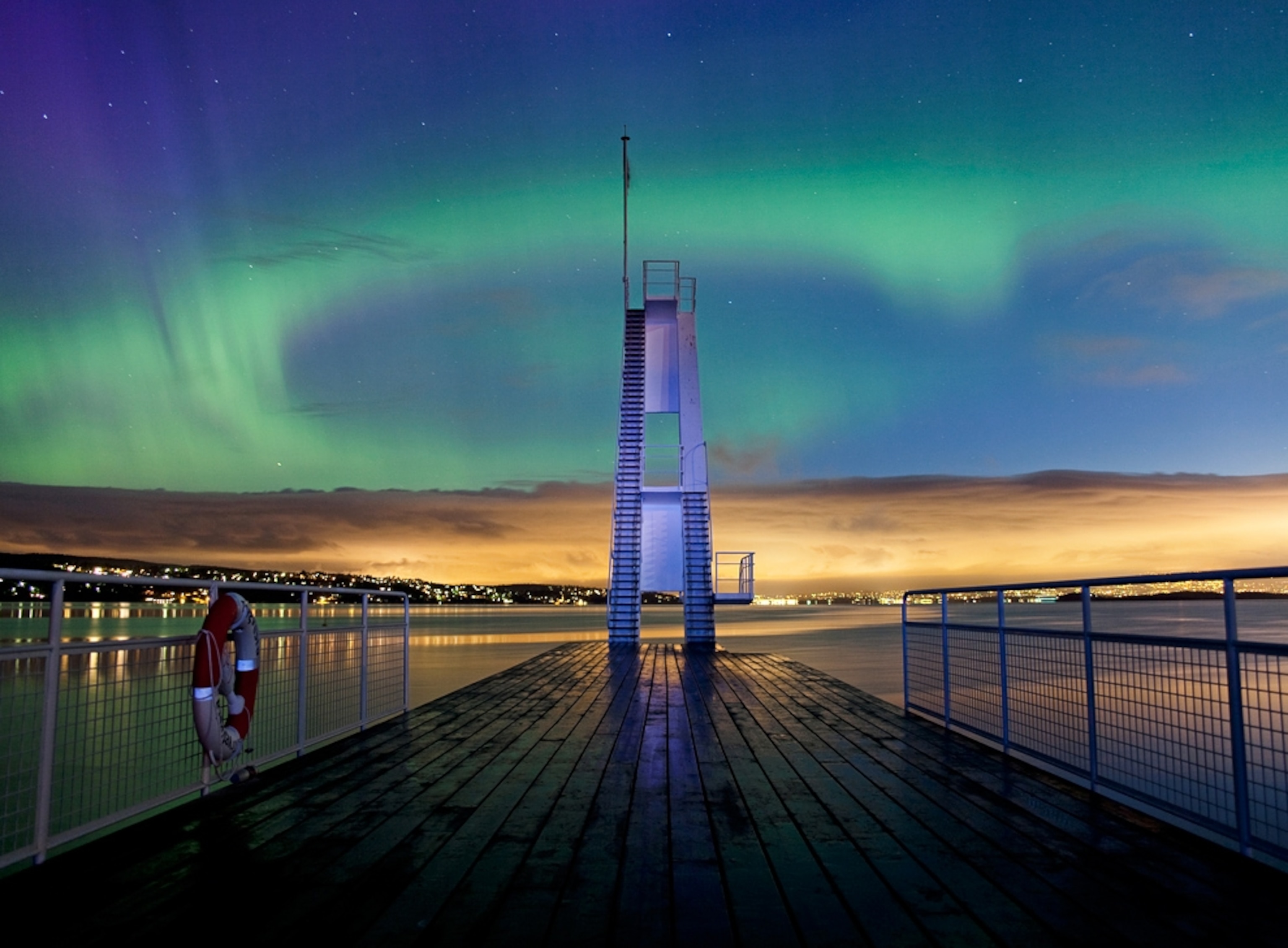 Picture of an aurora over Oslo, Norway.