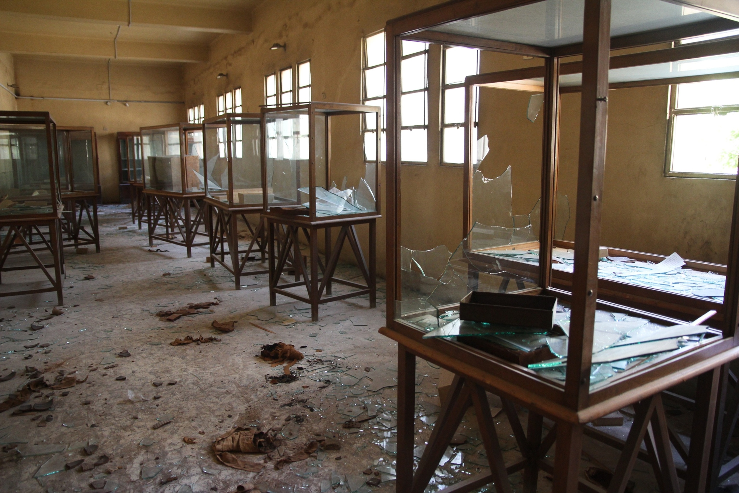 Mallawi Museum - Picture of destroyed gallery in Mallawi Museum in Egypt after looting