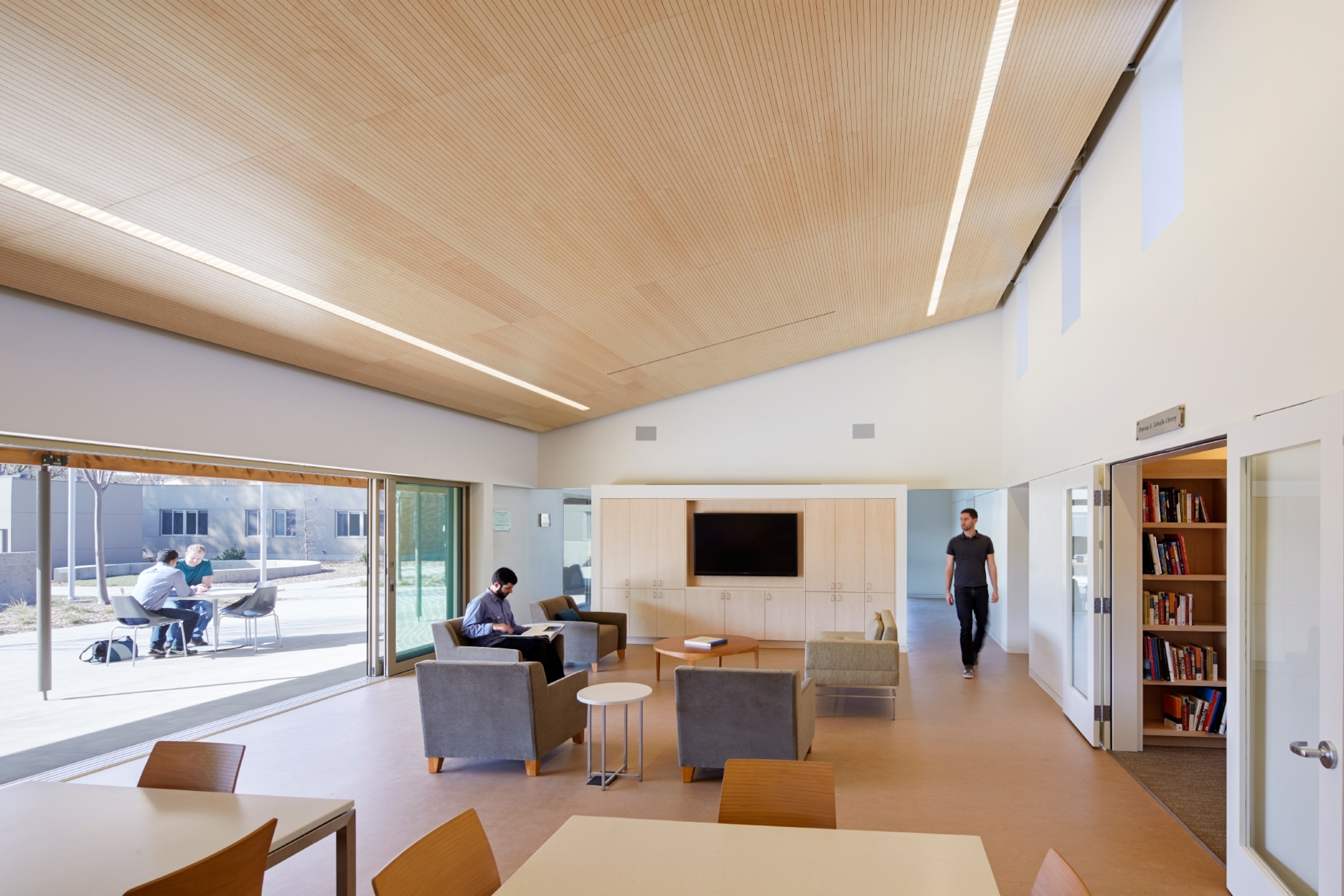 Sweetwater Spectrum housing