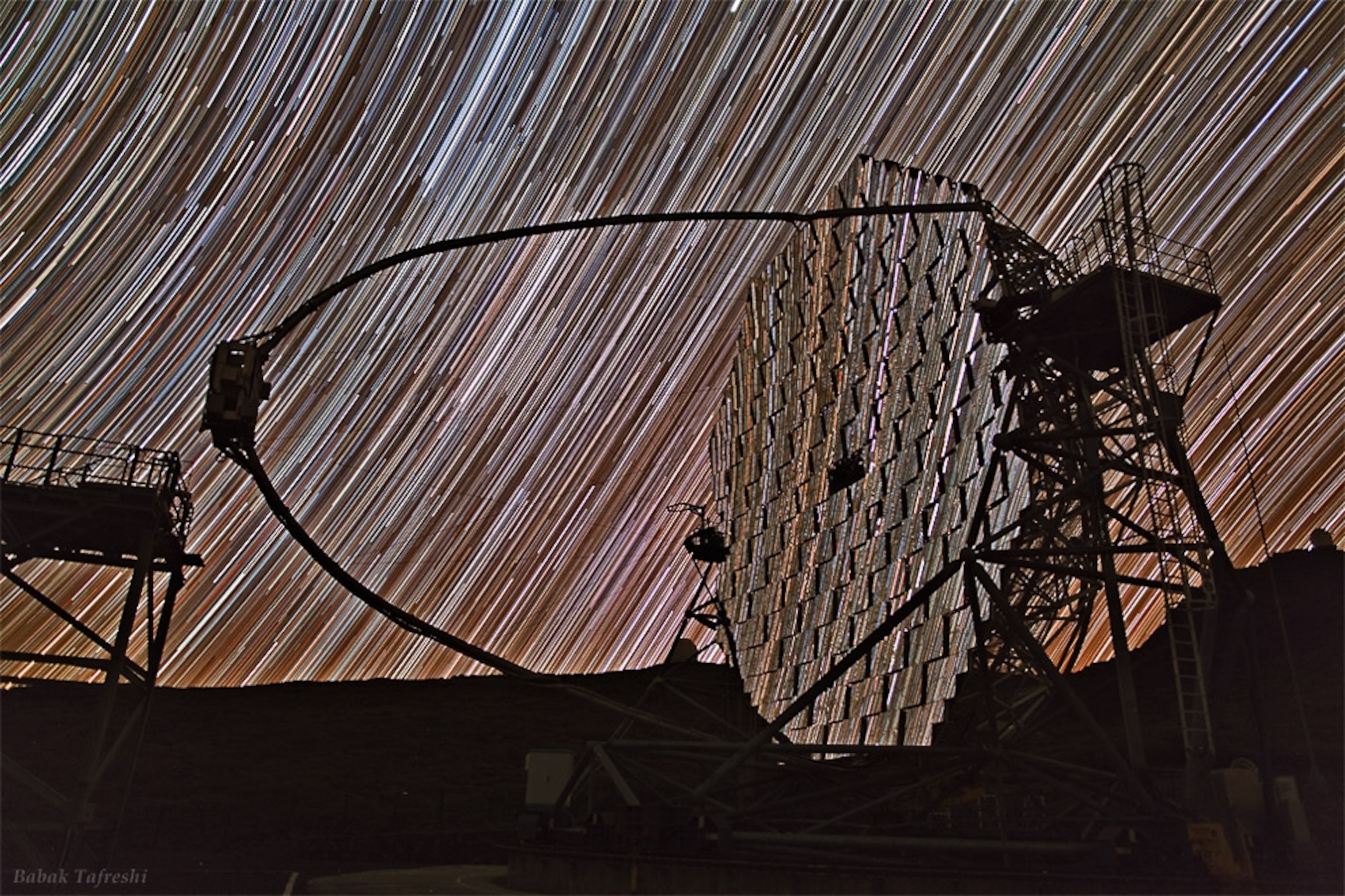 Telescope picture: Star trails reflected in a primary mirror
