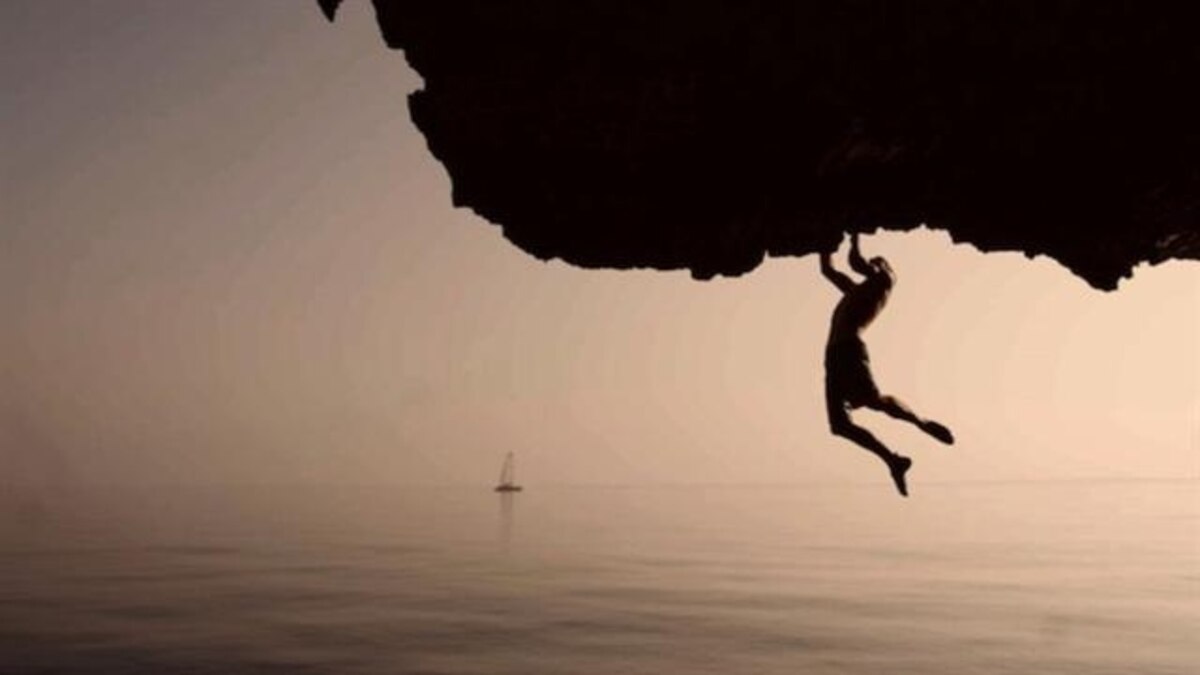 Make a Splash: Climbing Cliffs Over Deep Water in Oman