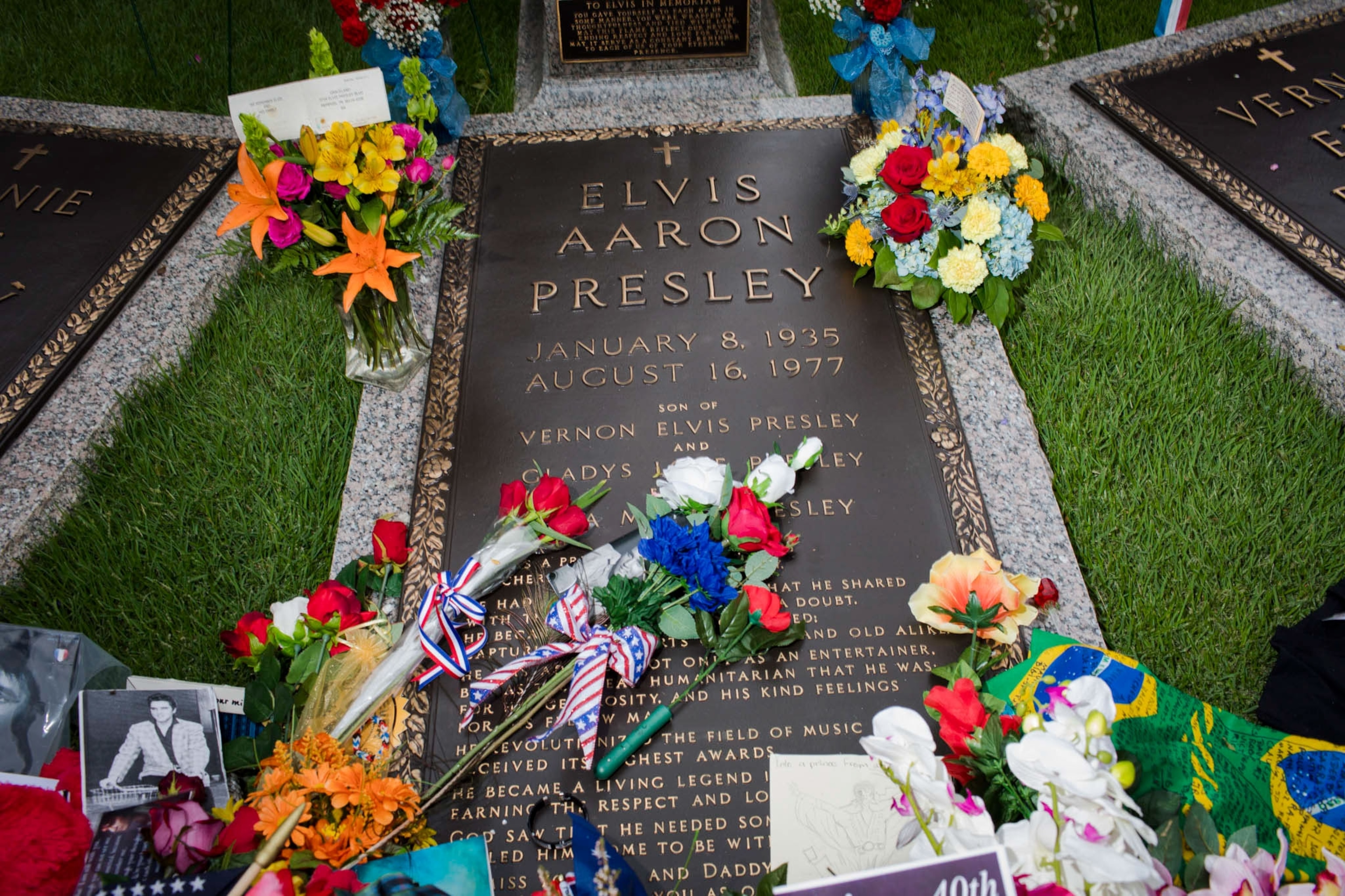Elvis Presley's grave