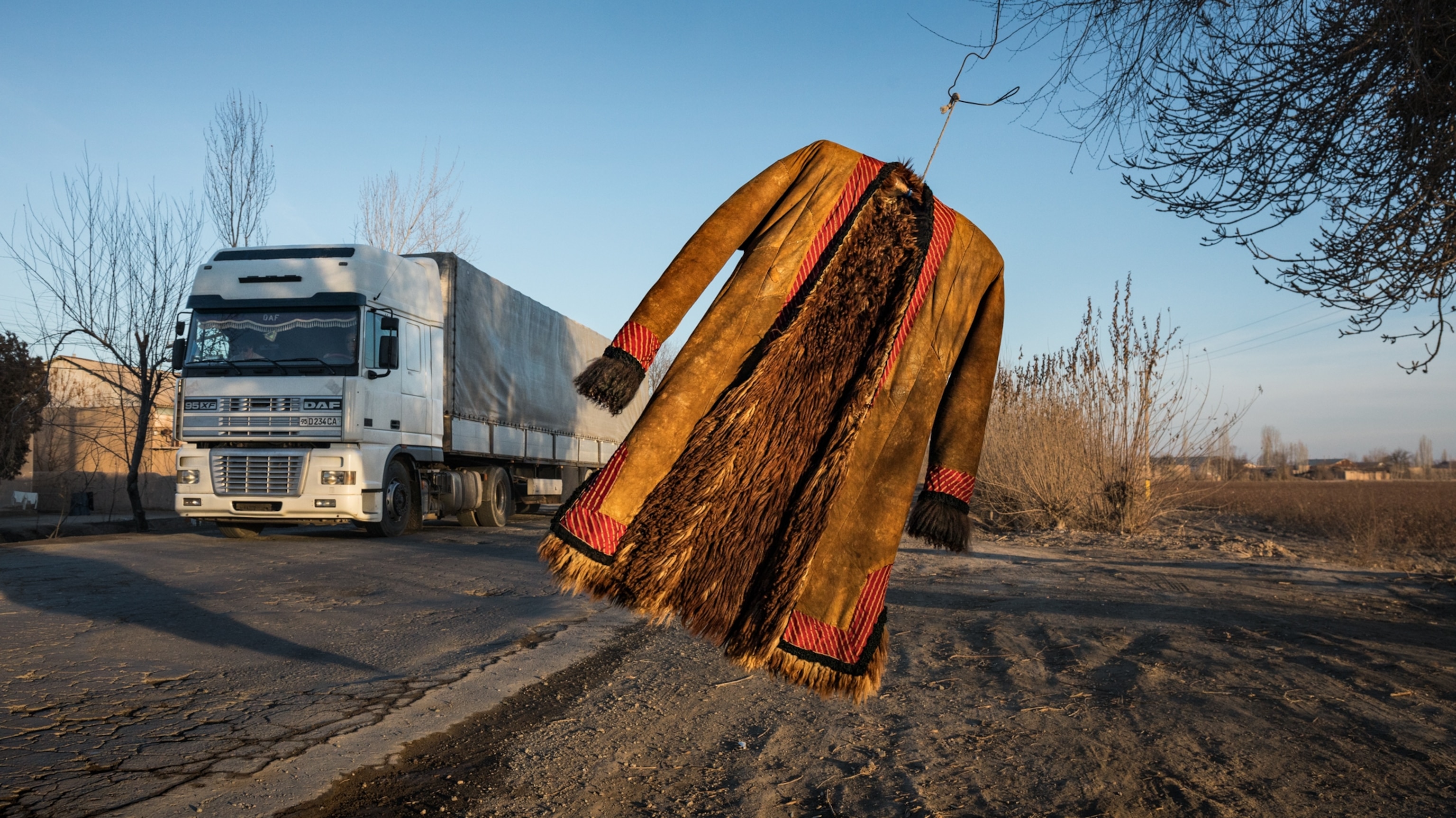 On the Ancient Silk Road, a Walk Shadowed by a Mystery