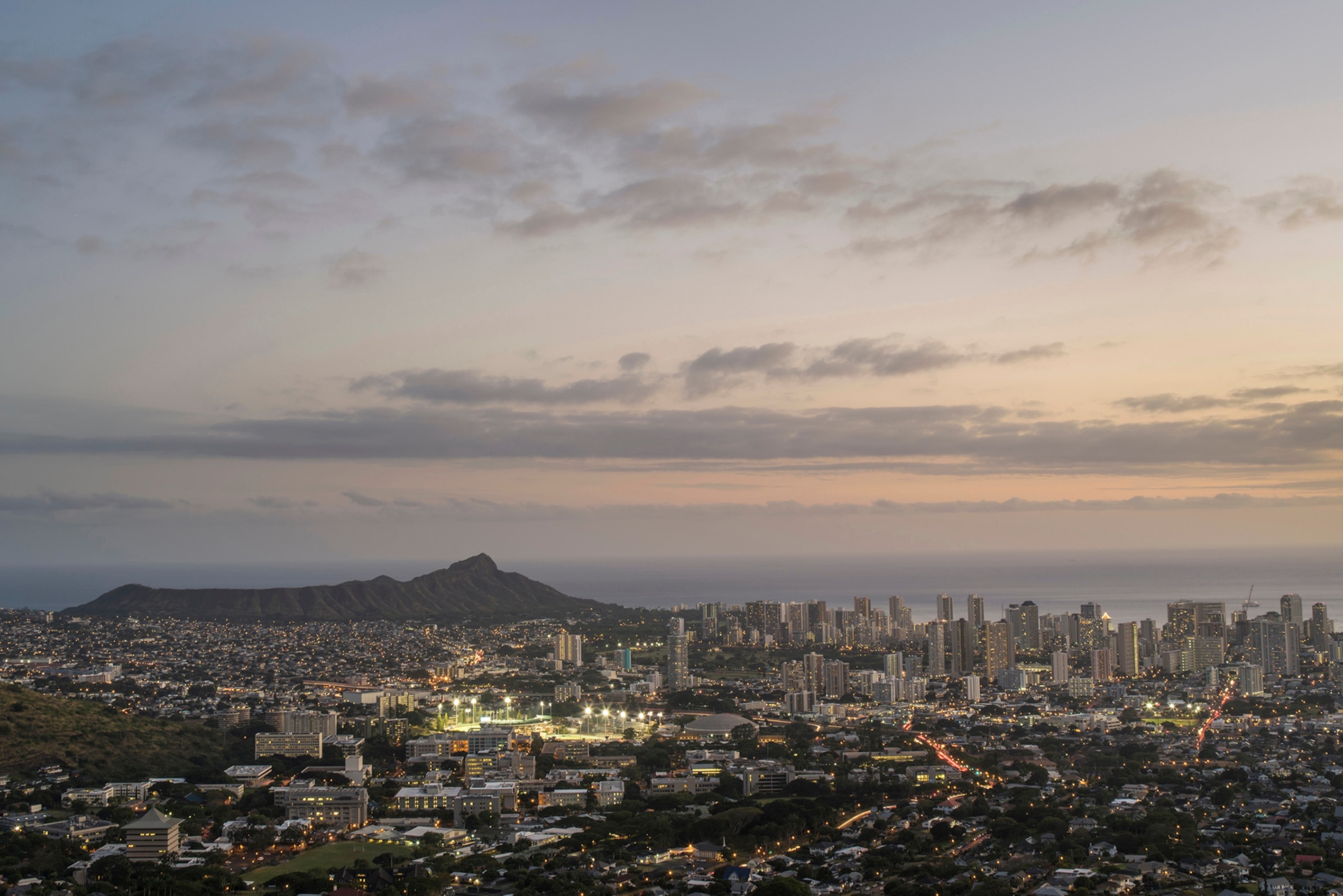 the skyline in Honolulu, Hawaii