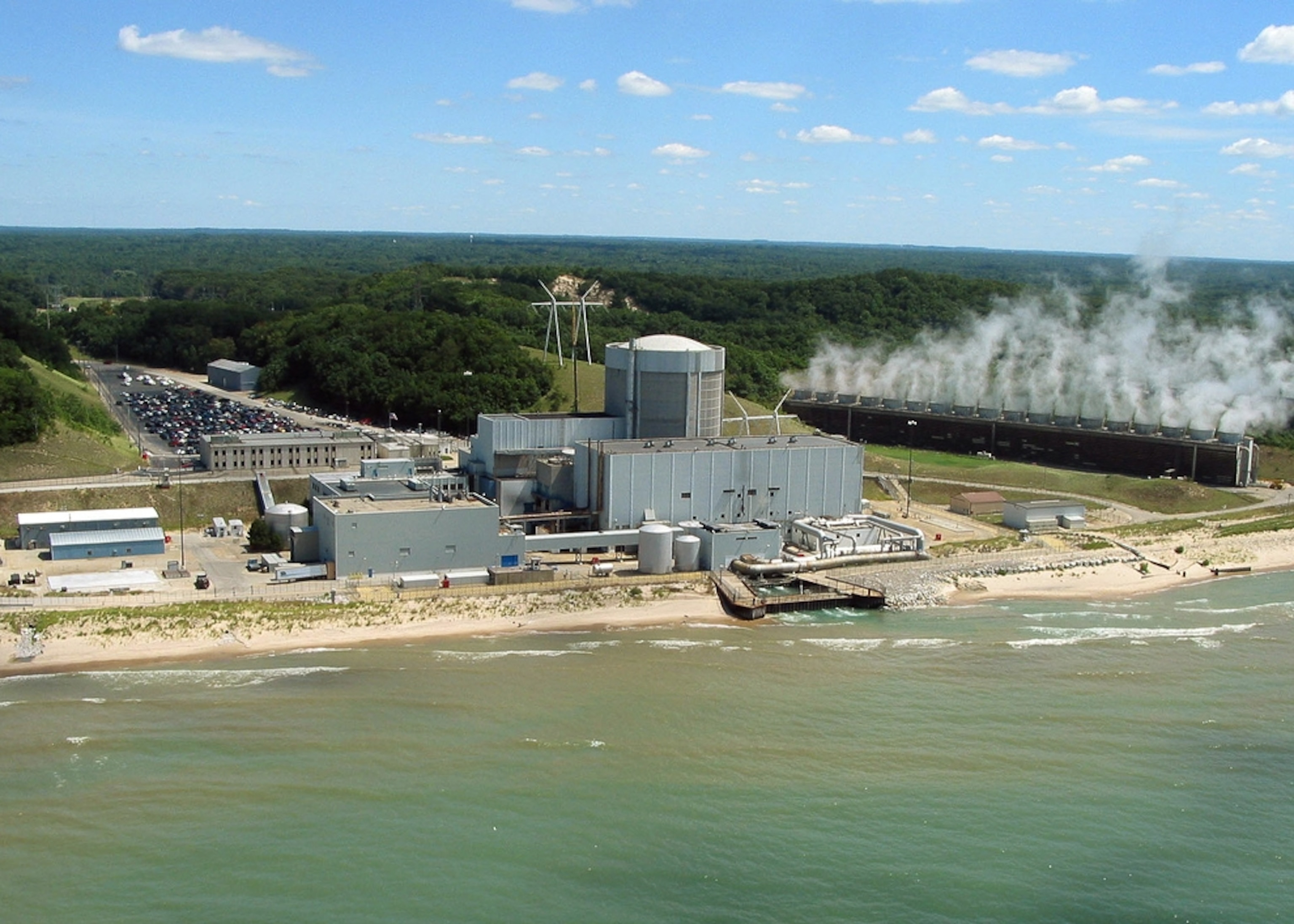 The Palisades Nuclear Plant near South Haven, Mich., is shown in this undated photo.