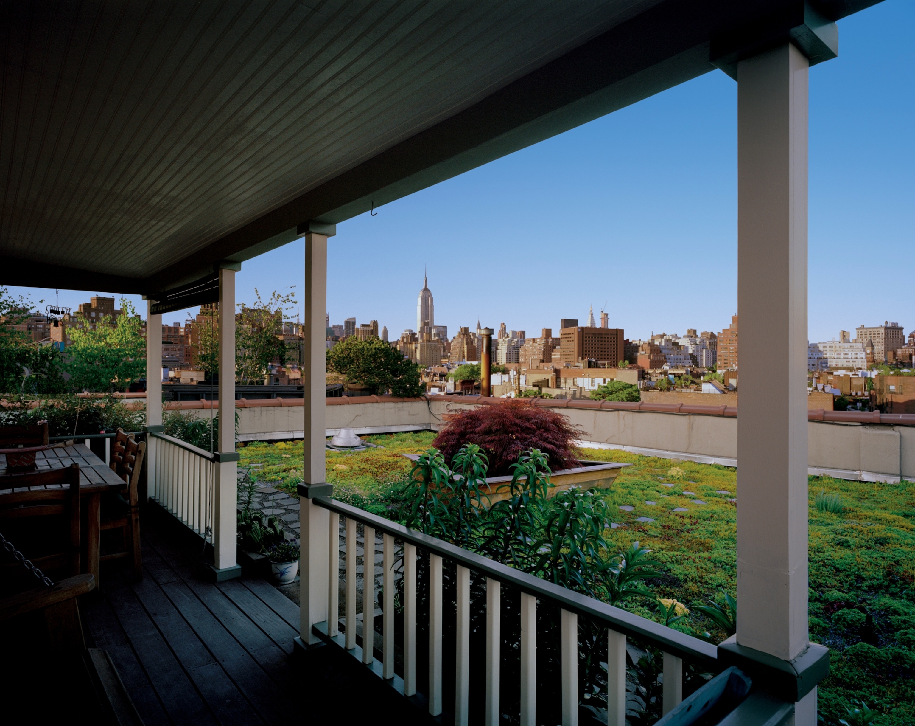 a Manhattan apartment building posing as a country cottage