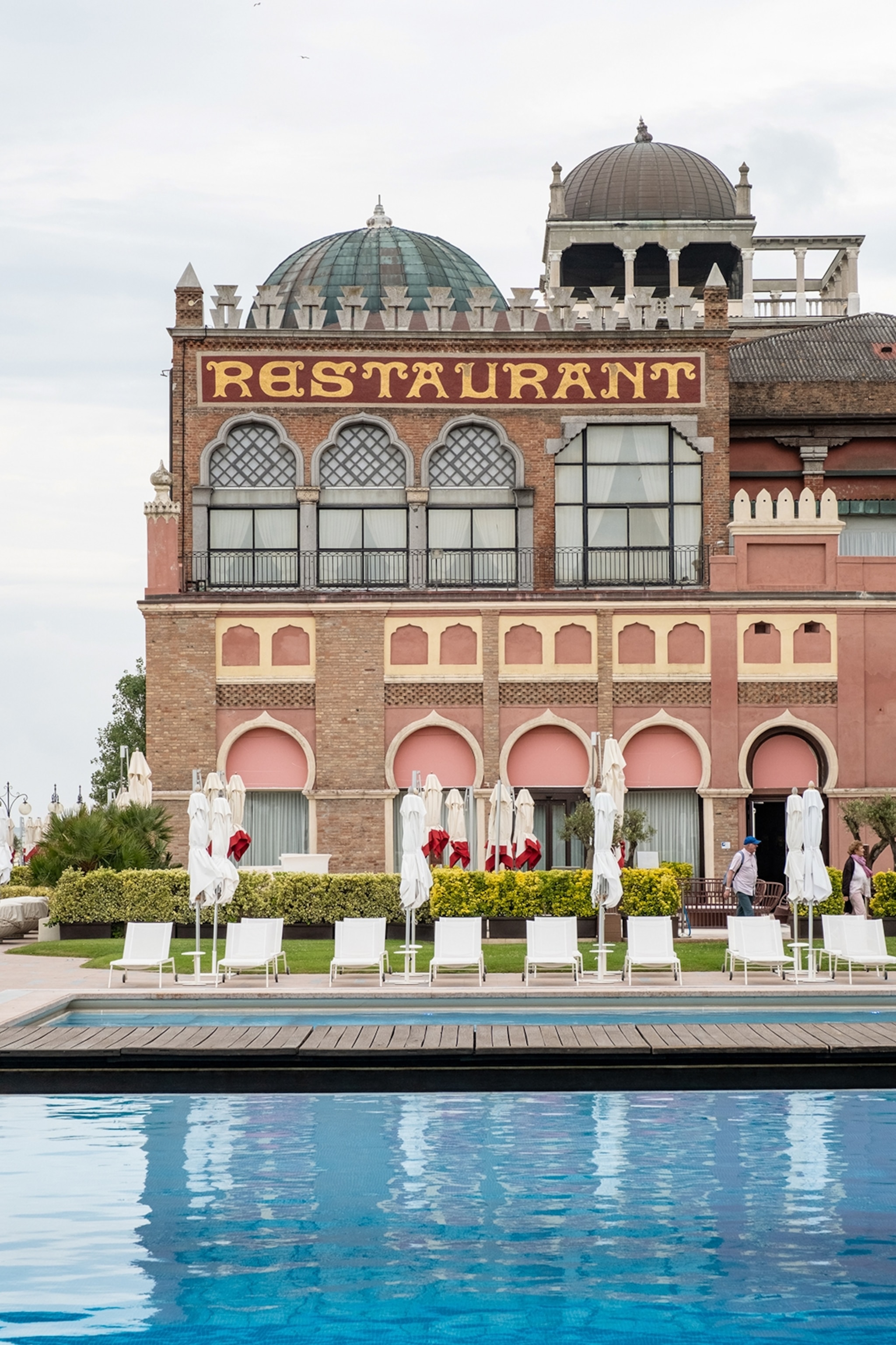 the exterior of a lavish hotel in venice