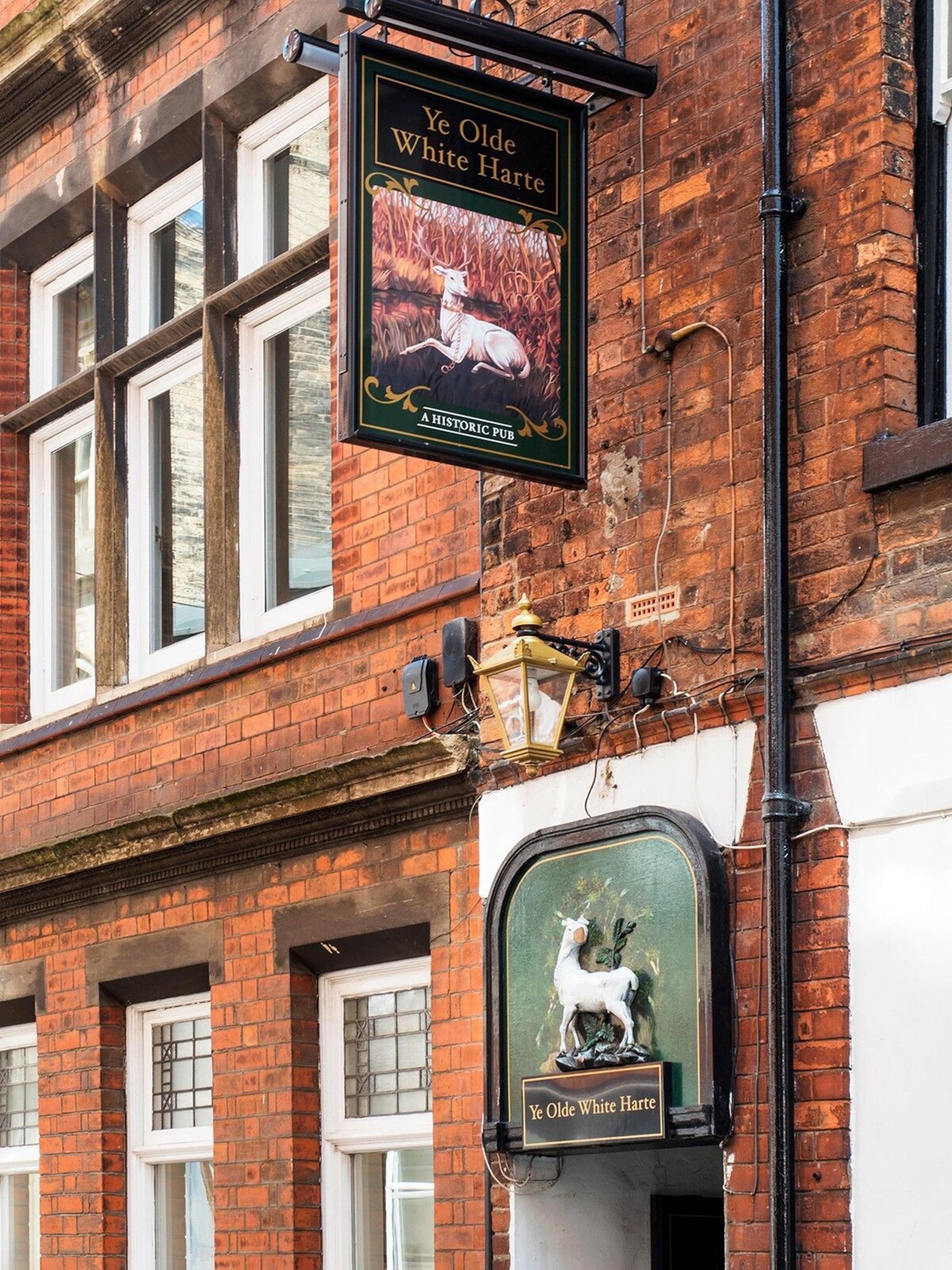 In 1642, during the English Civil War, the decision was made from inside Ye Olde White Harte to close Hull's city gates to King Charles I.