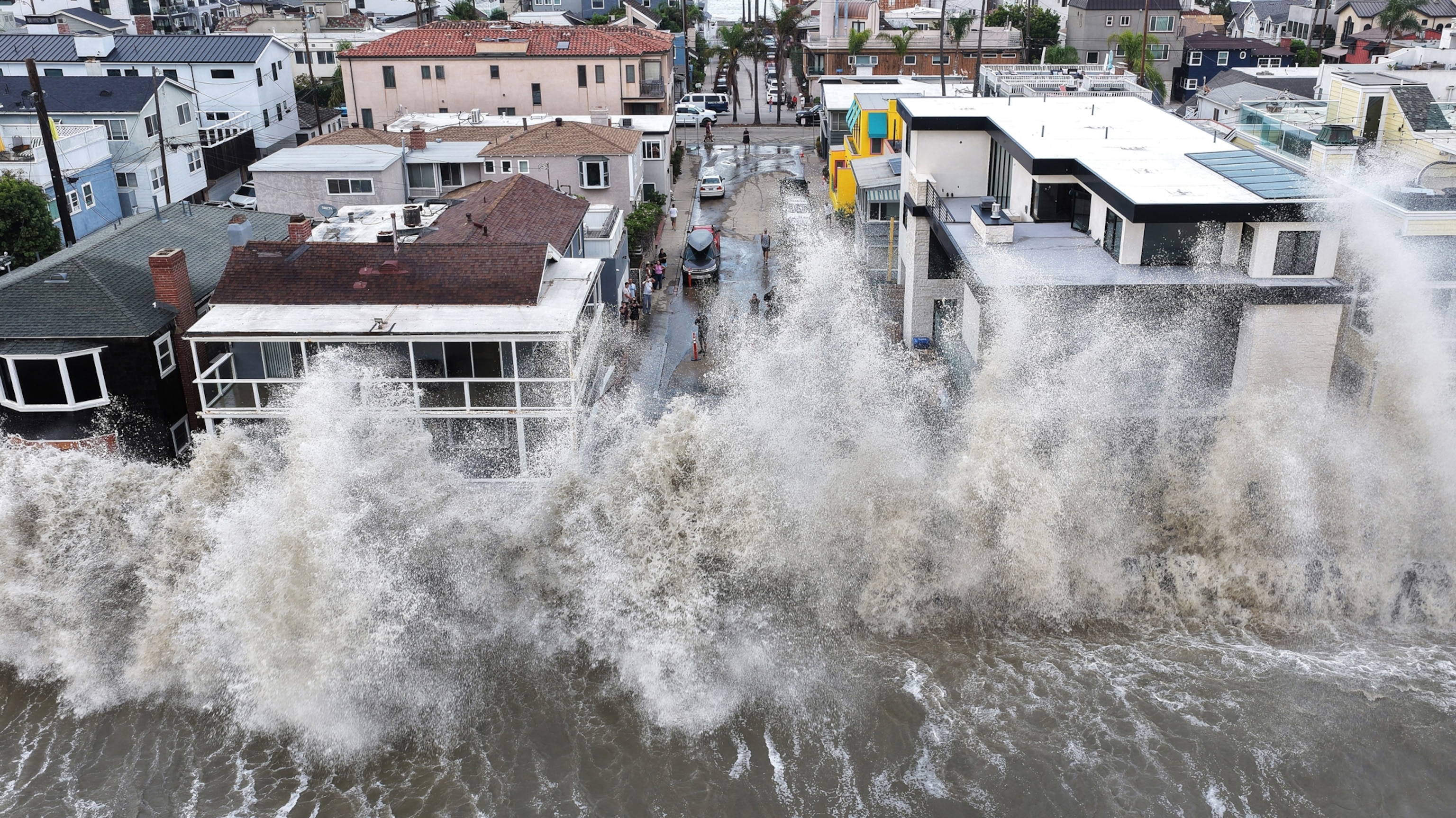 A Pacific 'Blob' Is Pulsing Up the West Coast. Here's What's to Expect.