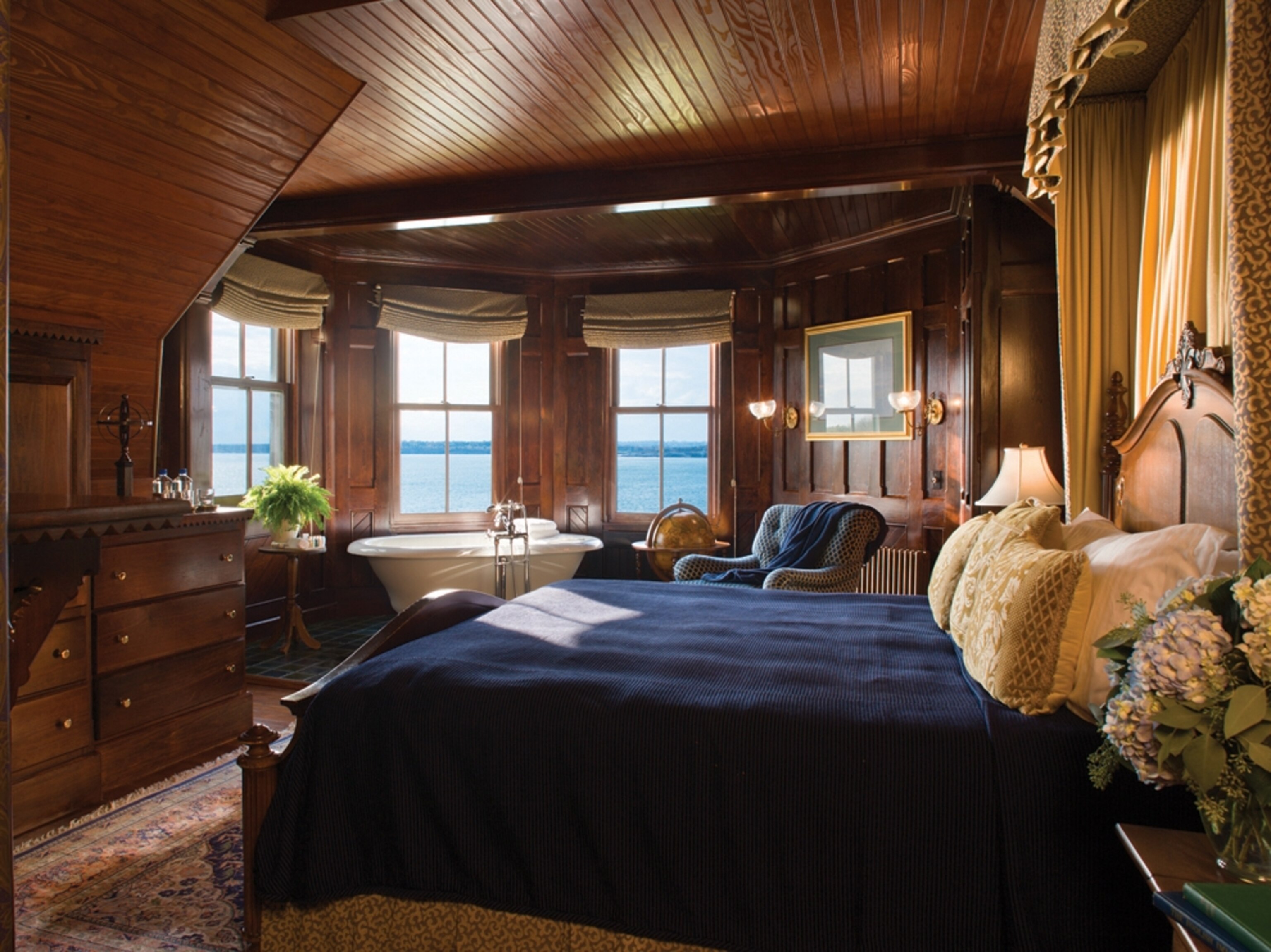 hotel room Narragansett Bay Rhode Island