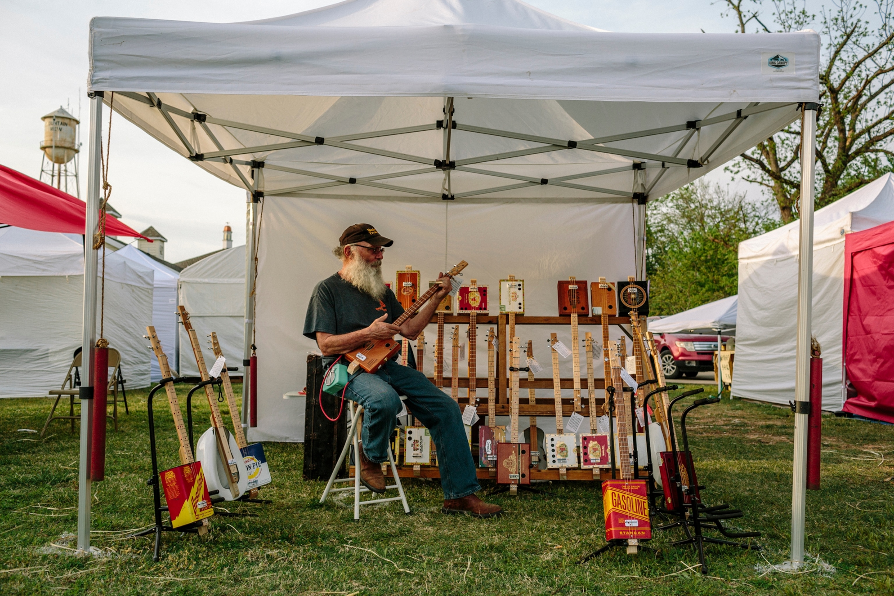 the Arkansas Folk Festival in Mountain View, Arkansas