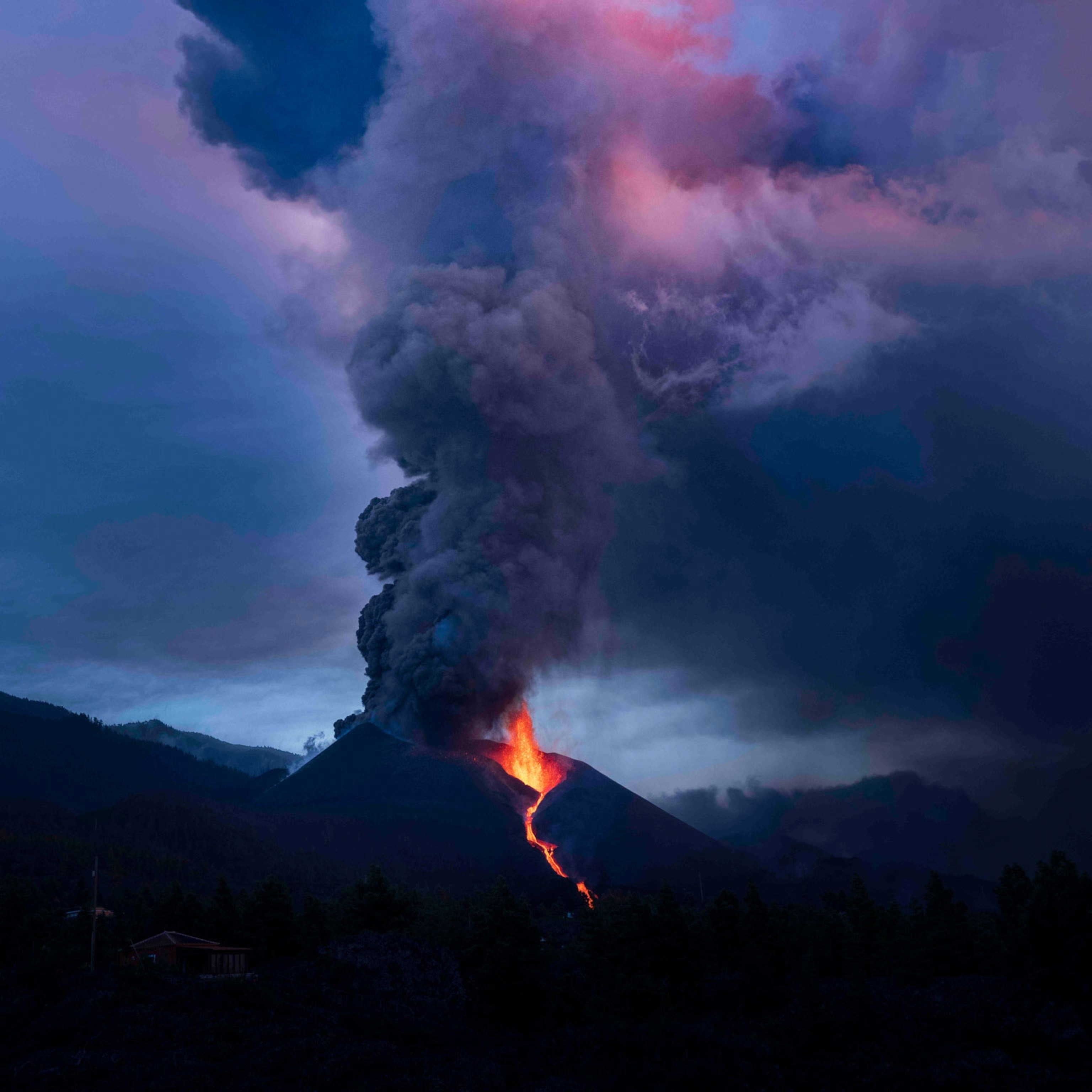 Dramatic Photos Show La Palma Volcano S Ongoing Eruption Dramatic Photos Show La Palma Volcano S Ongoing Eruption