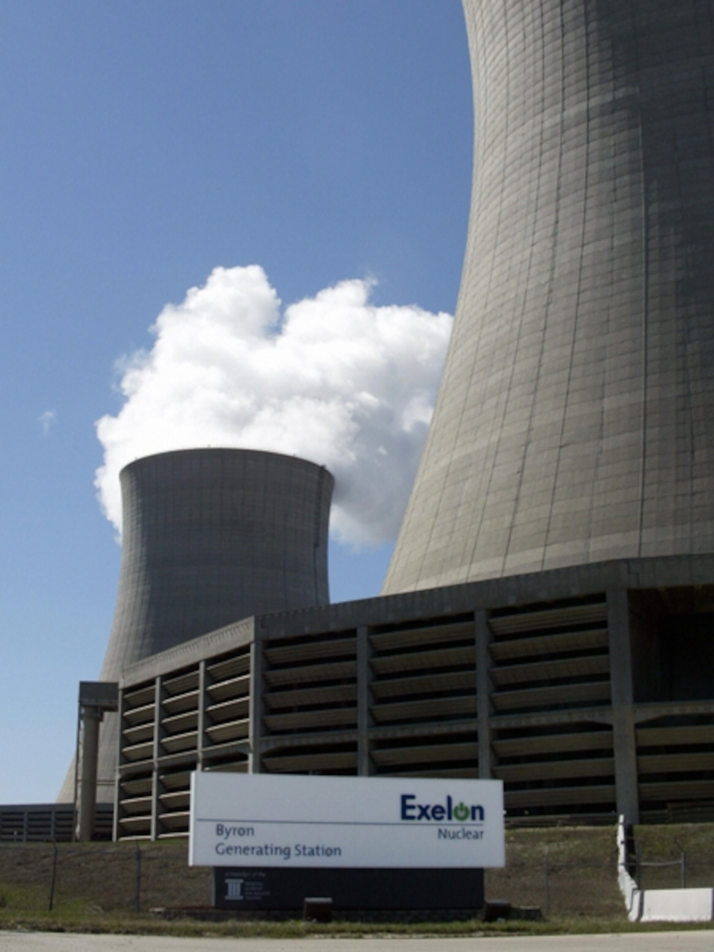 Nuclear power plant cooling towers