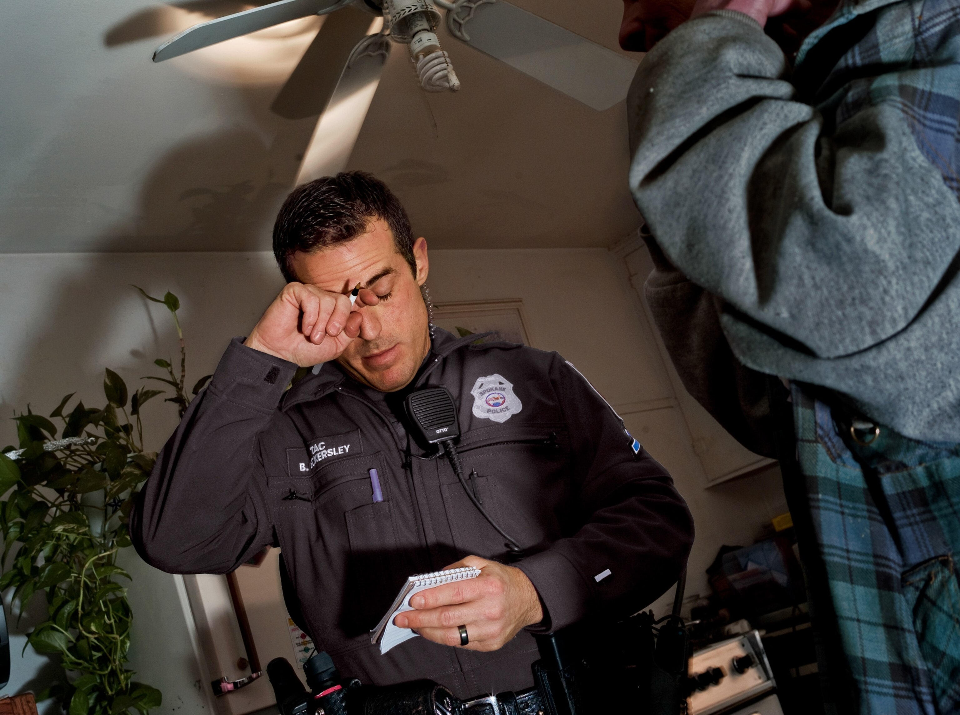 Police Officers Fired For Sleeping Together - h77qaz7