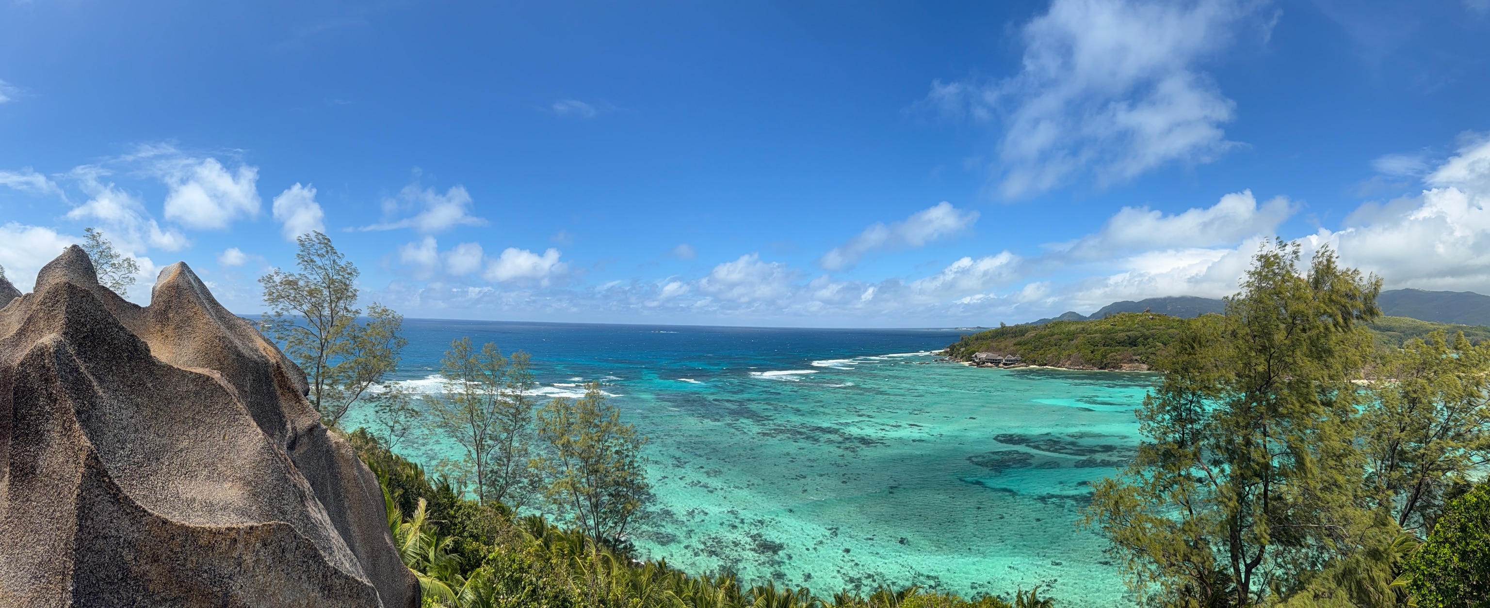 Panoramic view from Moyenne Island