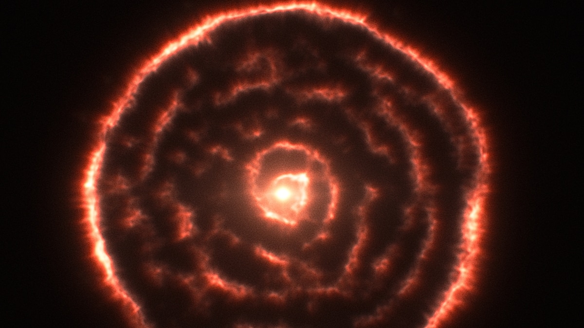 Space Pictures This Week: Mars Scoop, Odd Spiral, More | National ...