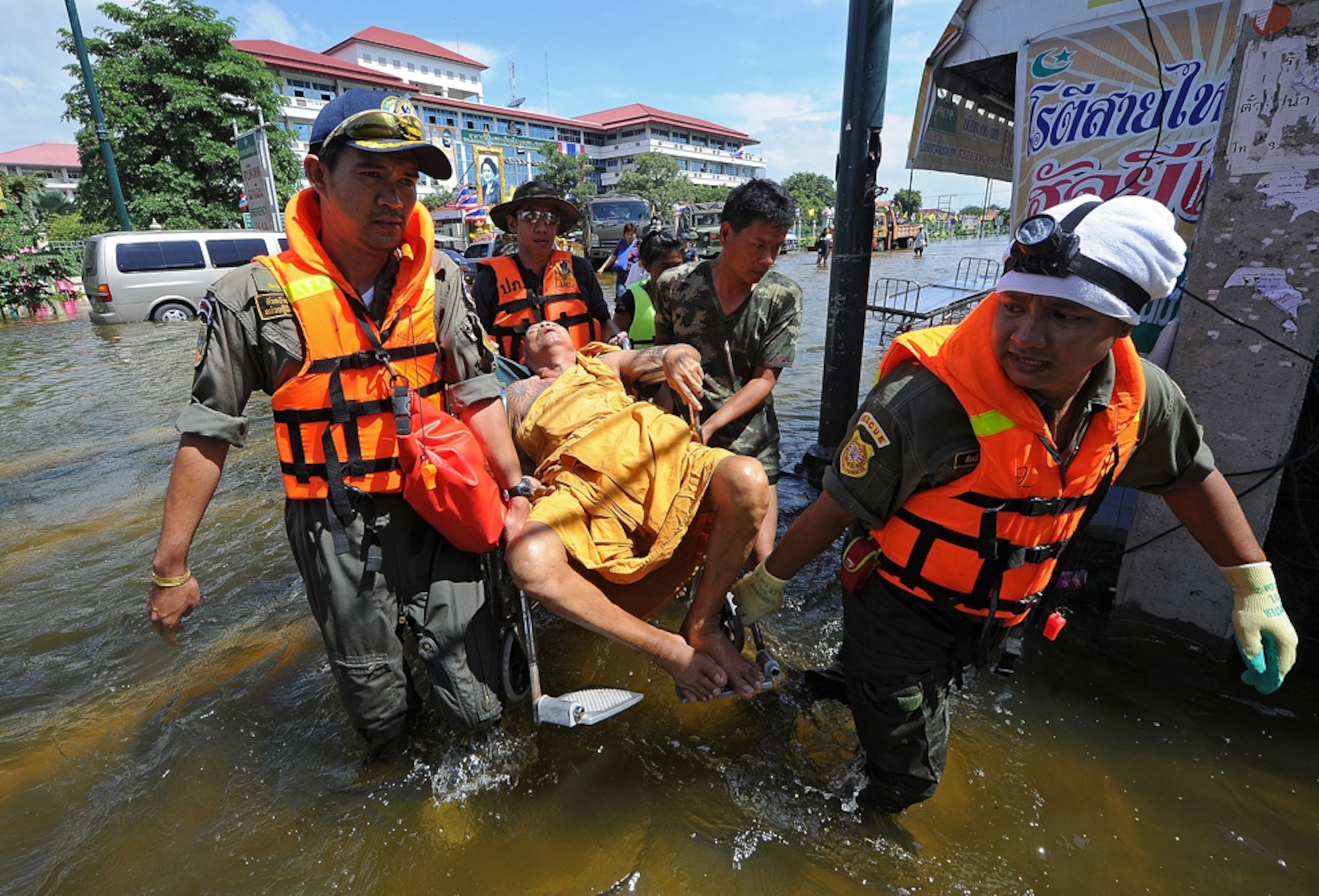 Thailand flooding picture: monk evacuated from hospital