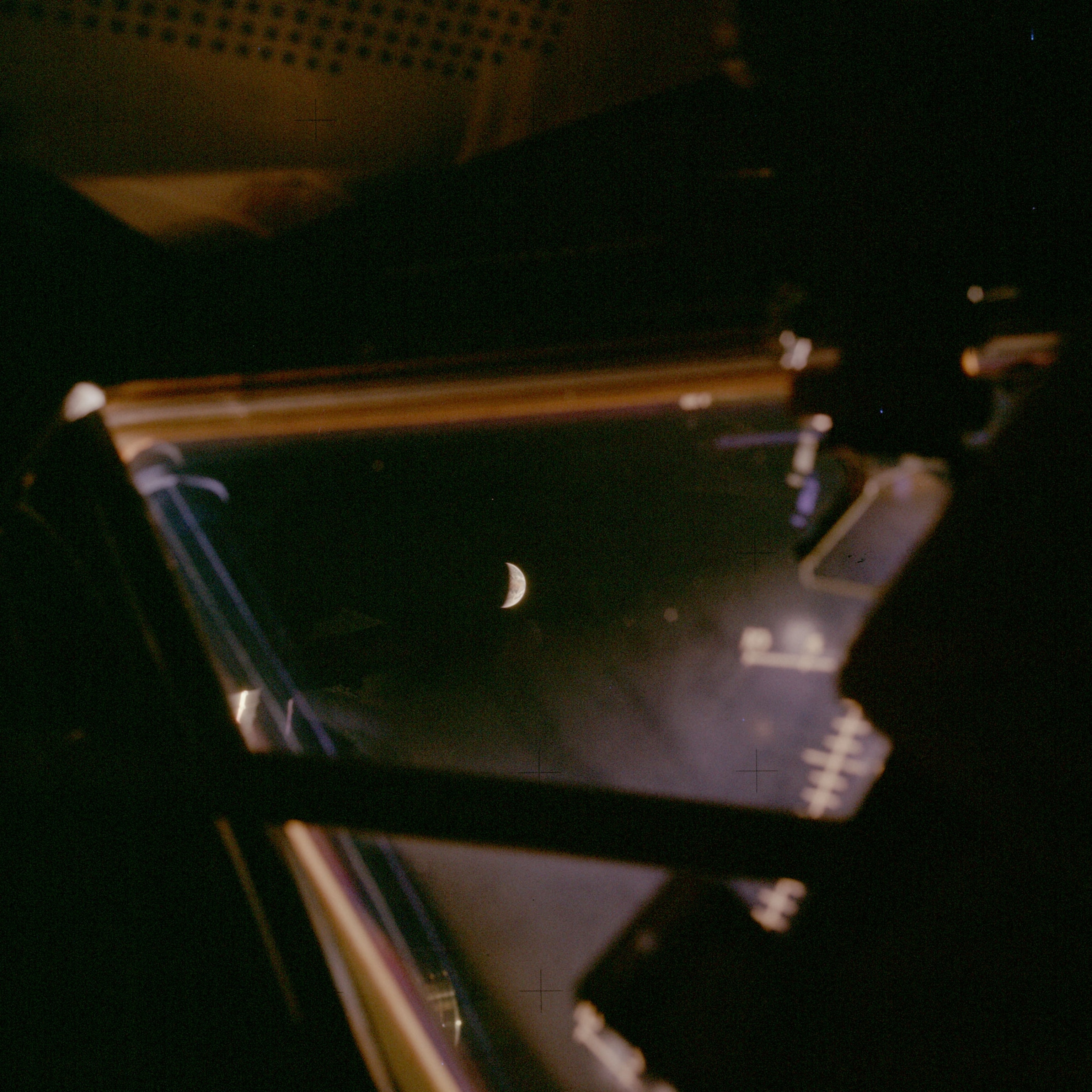 earth seen from apollo 13