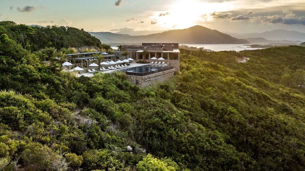 17 stellar new hotels that embrace their geography - Vimarsana News
