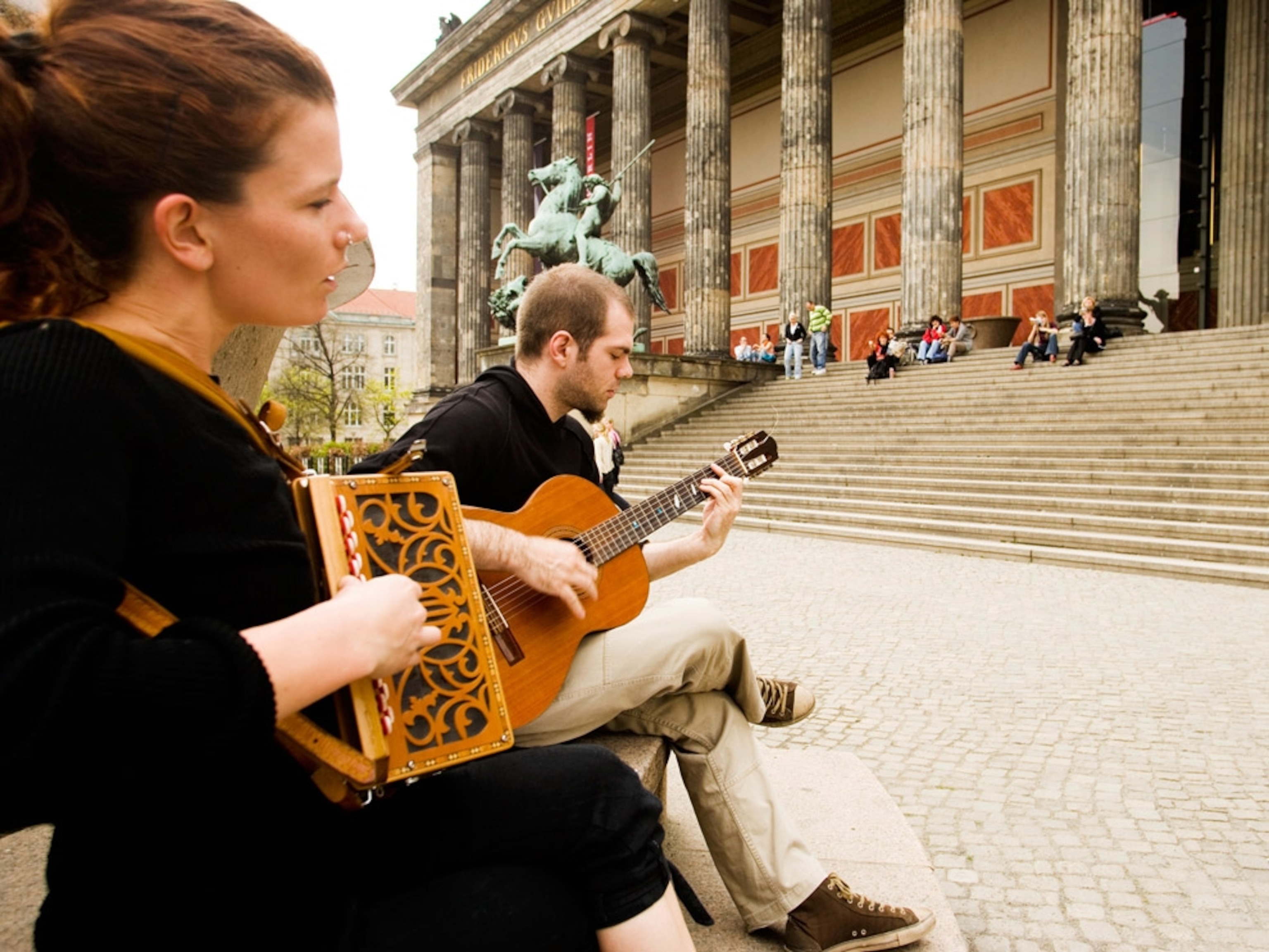 Musicians outside Altes Museum