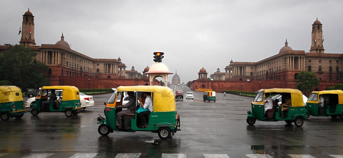 Delhi Offers Cleaner Auto Rickshaws, but Residents Choose Cars