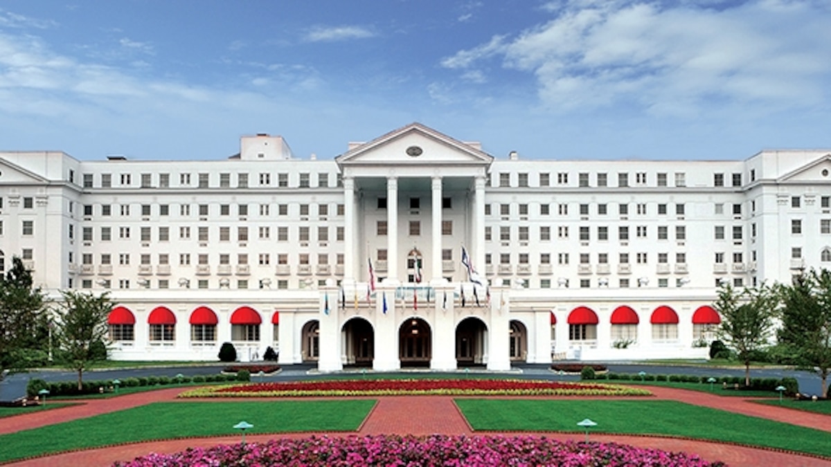 The Greenbrier Resort Review | A Touch of Teal