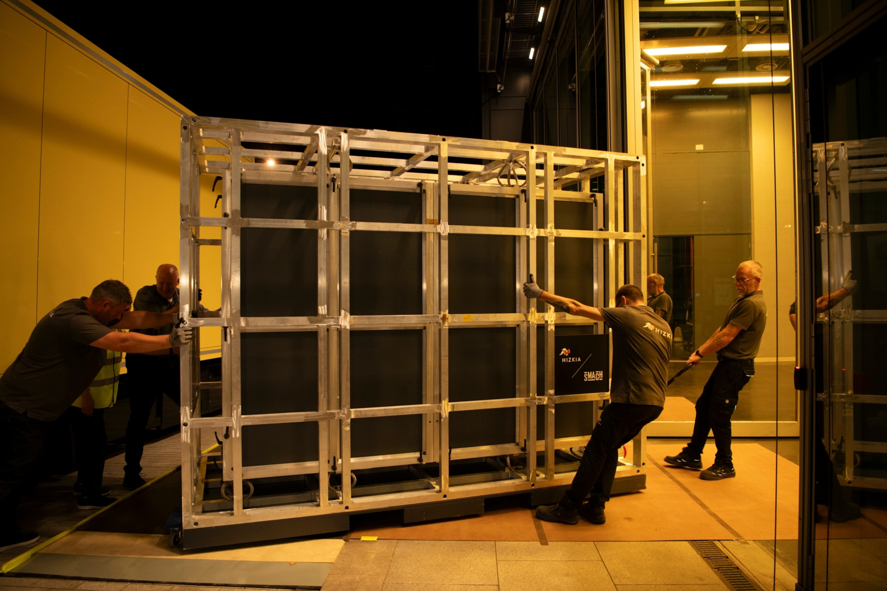 Box containing the Bayeux Tapestry arrives at the British Museum