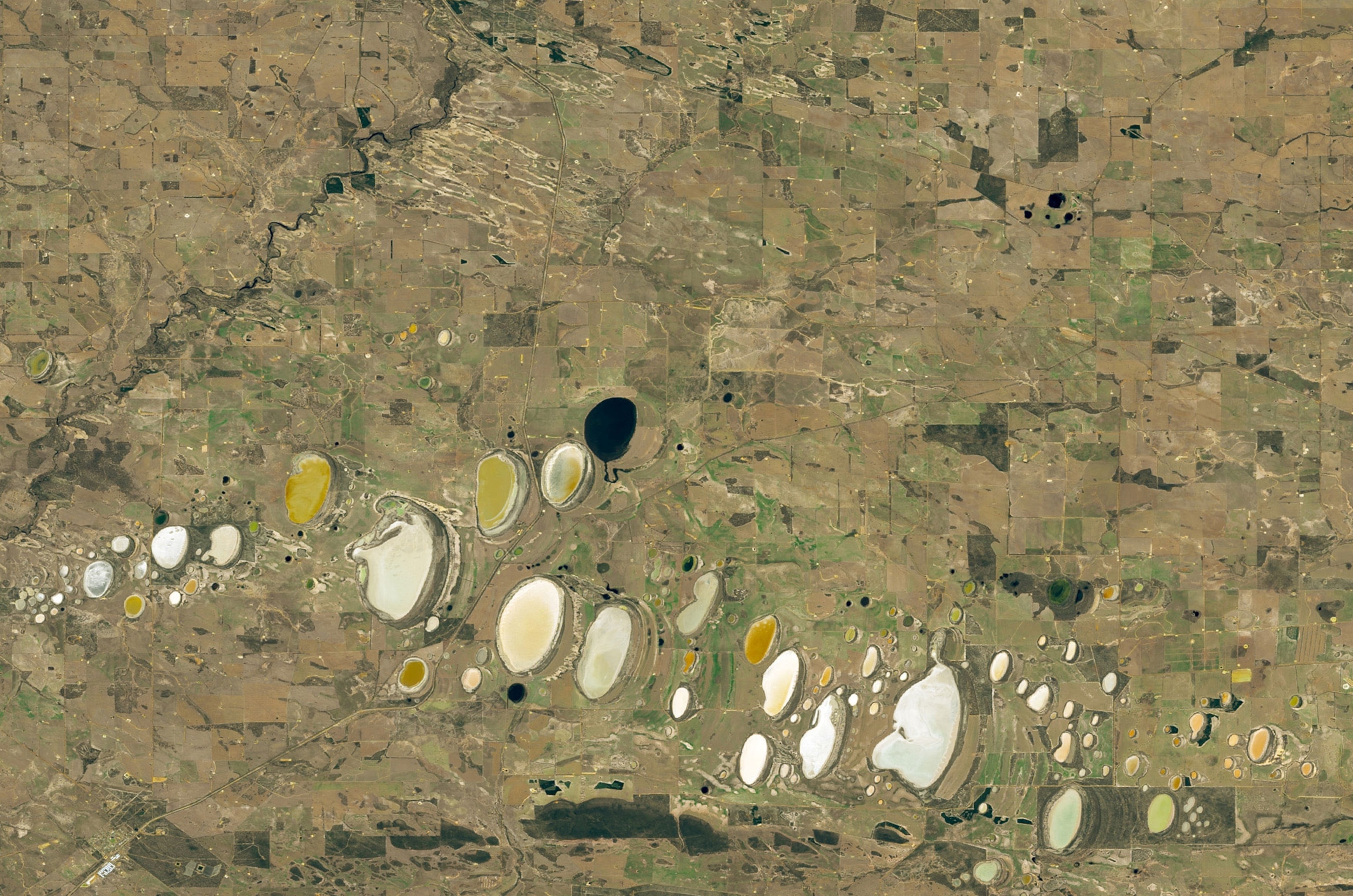 salt lakes in Australia