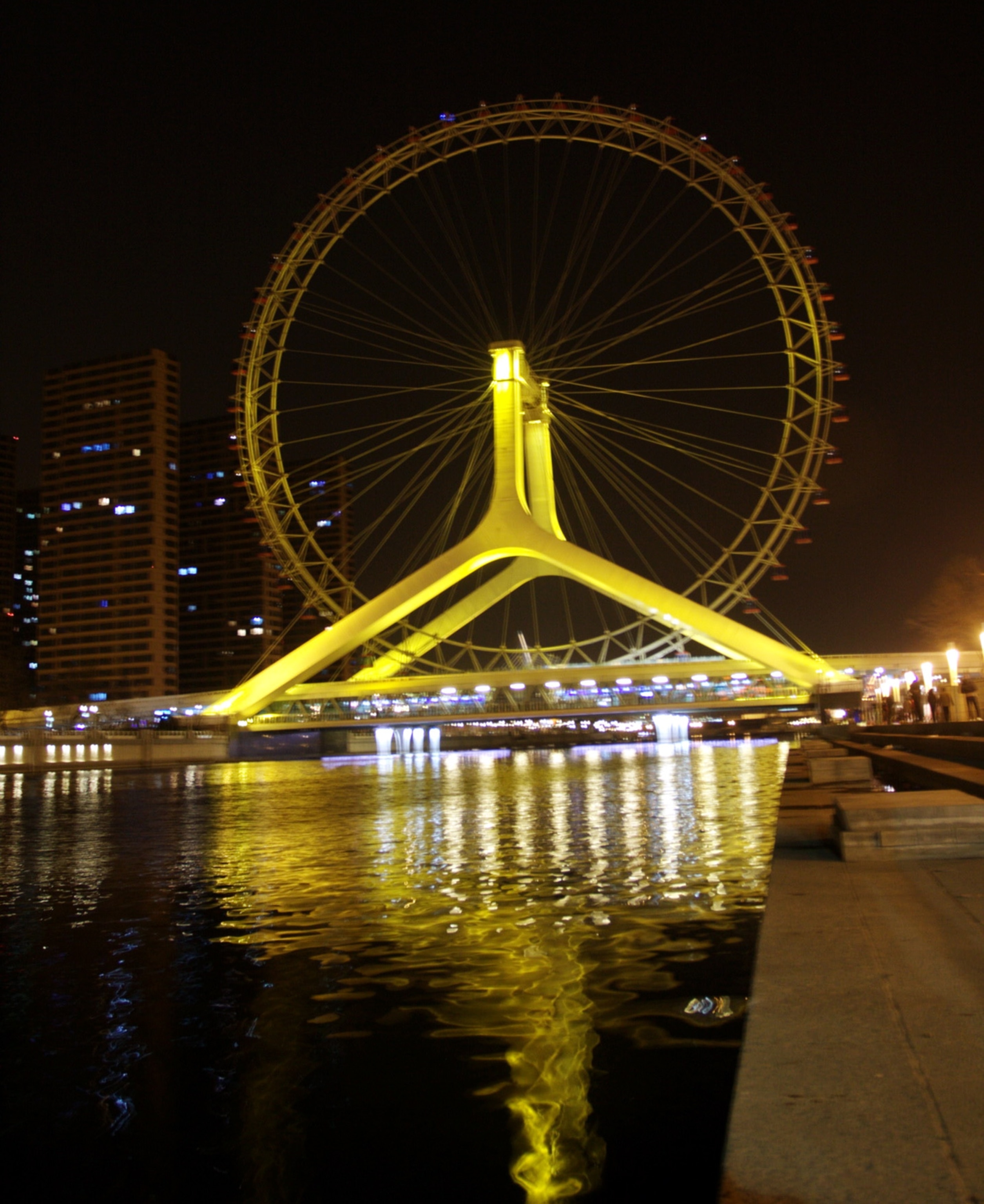 Picture of the Tianjin Eye Ferris Wheel during Earth Hour
