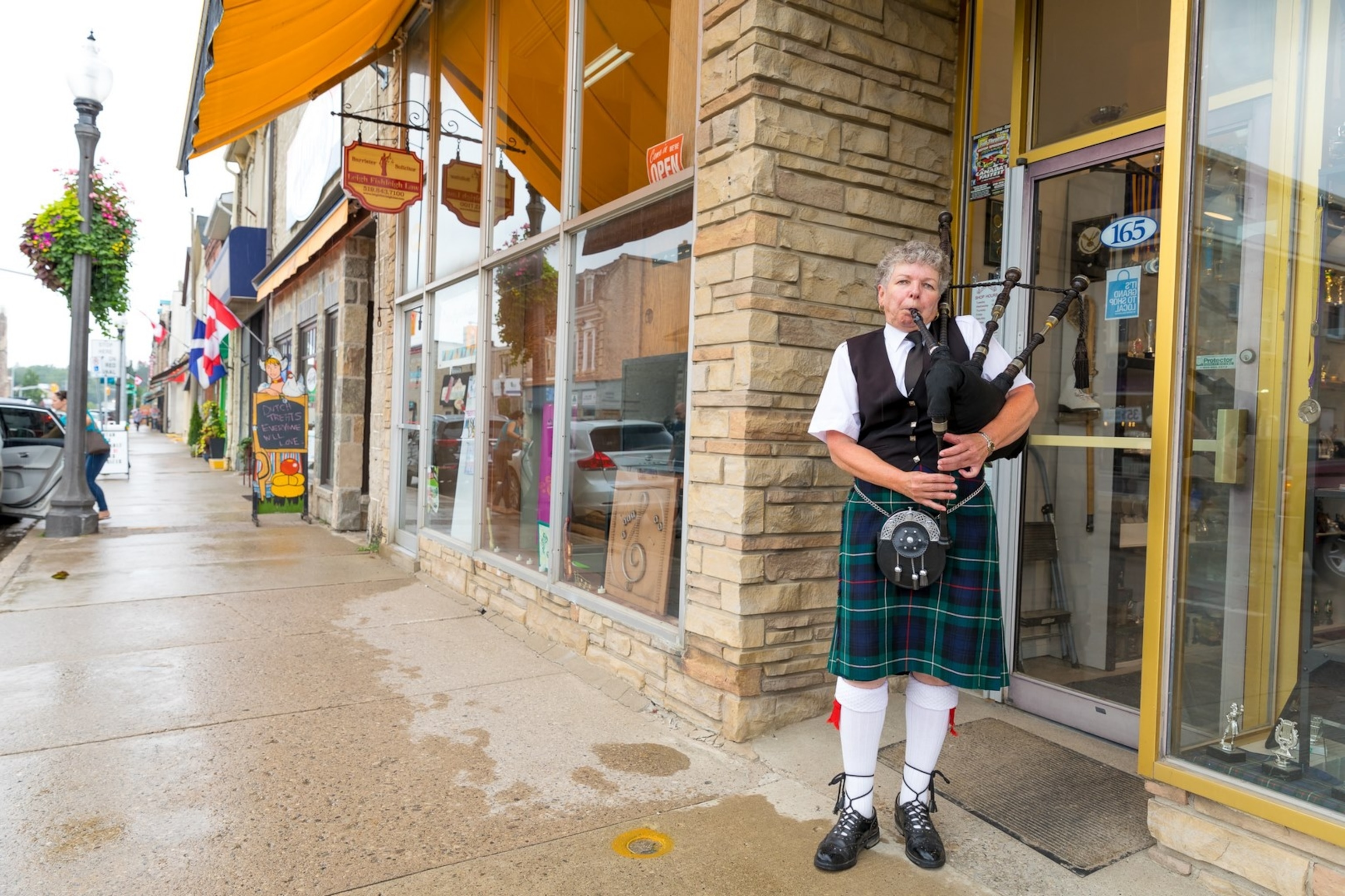 Fergus Pipe Band bagpiper Scottish heritage Ontario
