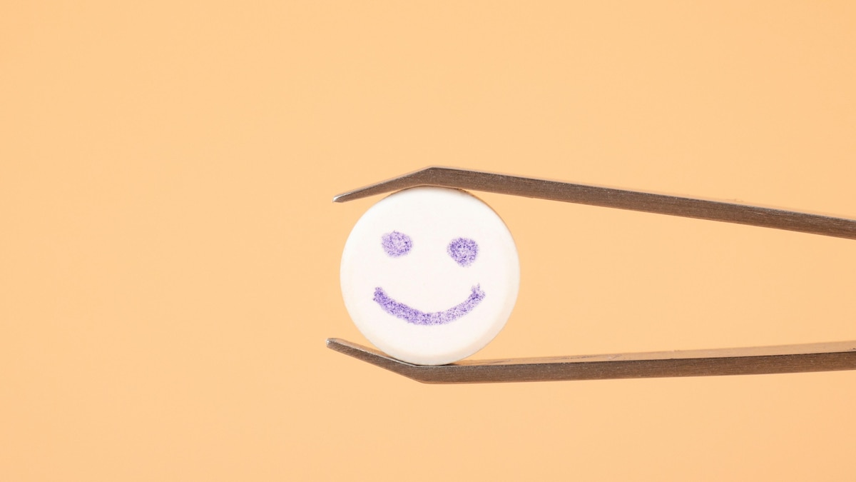 LSD for anxiety and depression? Some early studies show promise. | National  Geographic