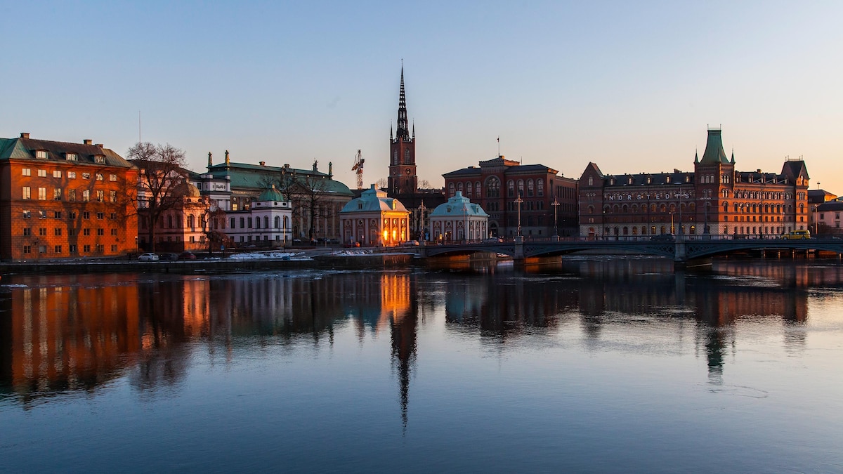 The capital of sweden is stockholm. Город стокгольм швеция. Швеция достопримечательности стокгольма. Швеция sweden стокгольм. Швеция достопримечательности стокгольма.