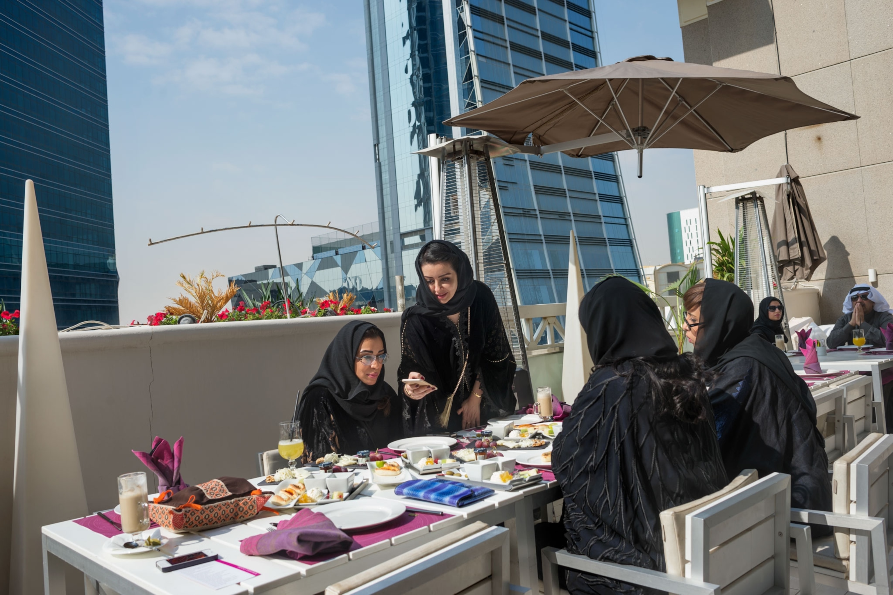 women eating at a restaurant in Saudi Arabia