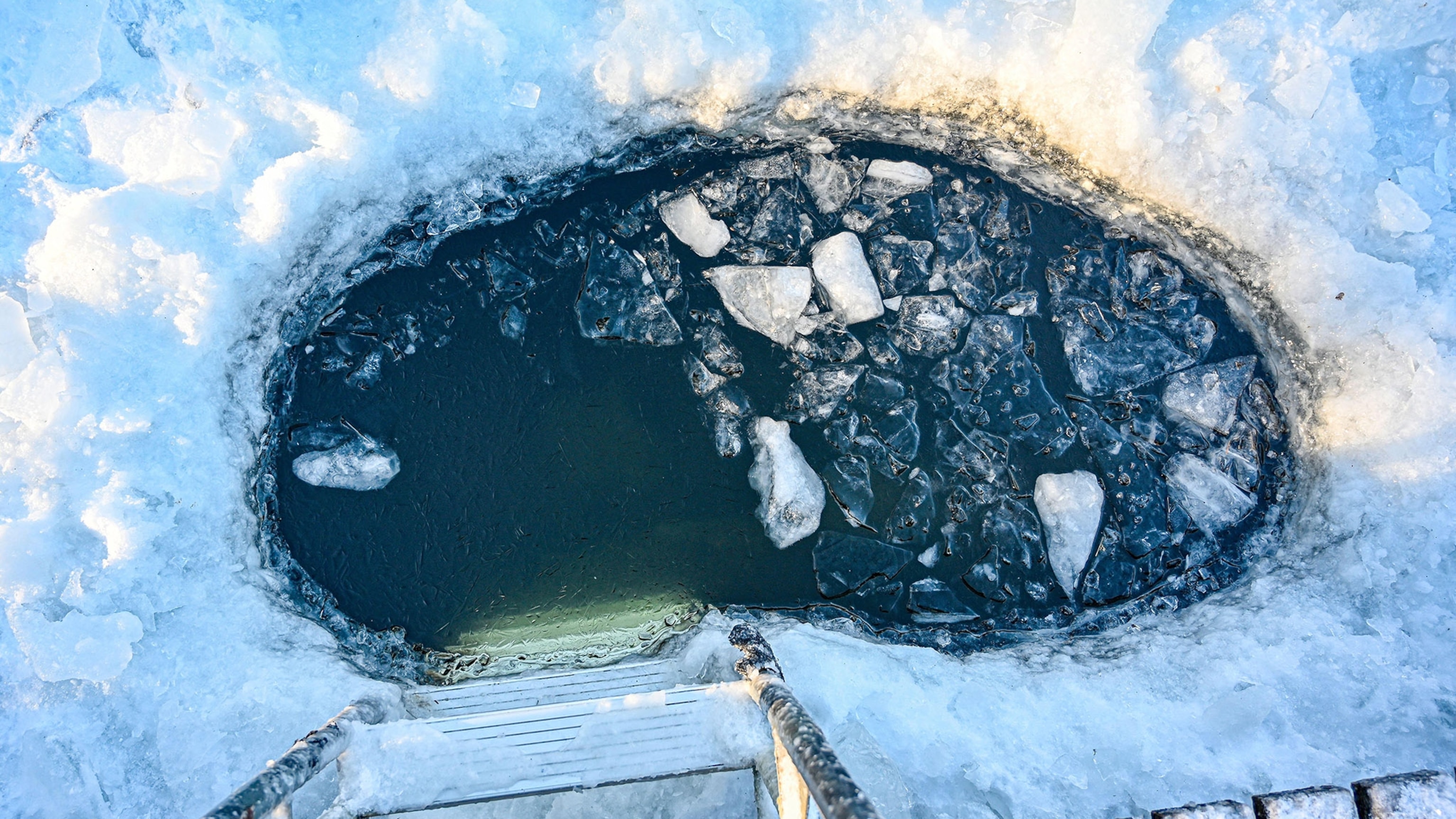 Science is pushing back on the hype over cold plunges